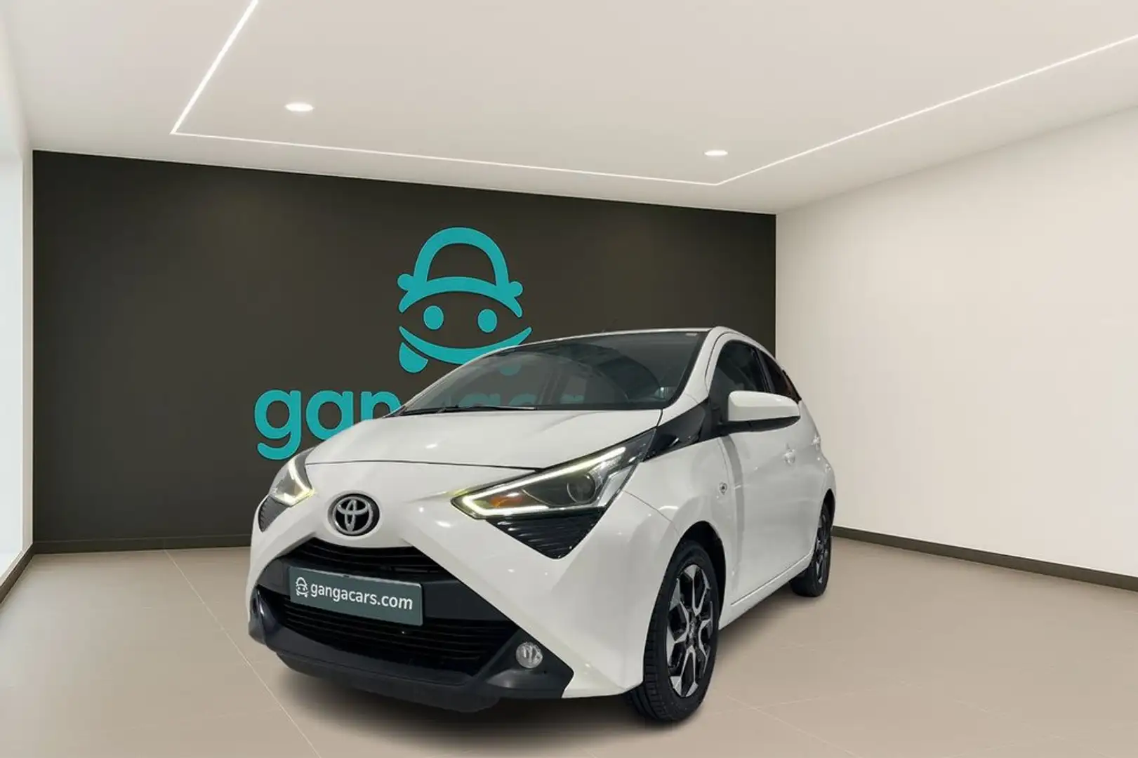 Toyota Aygo 70 x-play Blanco - 1