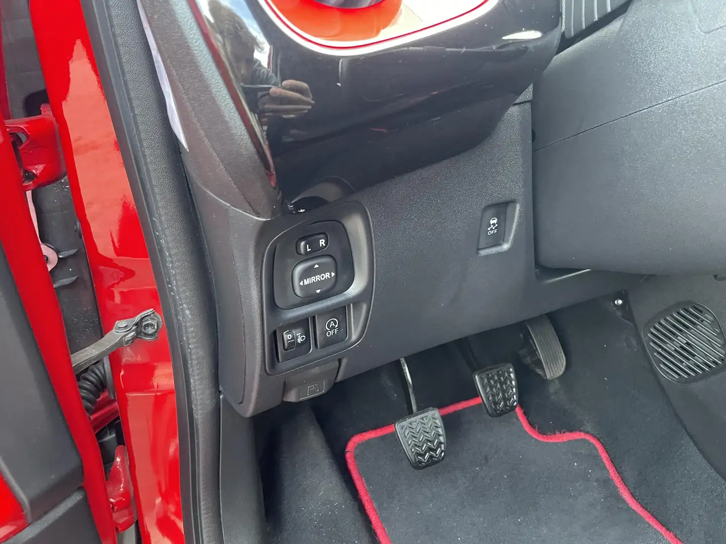 Toyota Aygo 1.0 VVT-i x-cite | Bi-tone | 1e eigenaar en dealer Rouge - 2