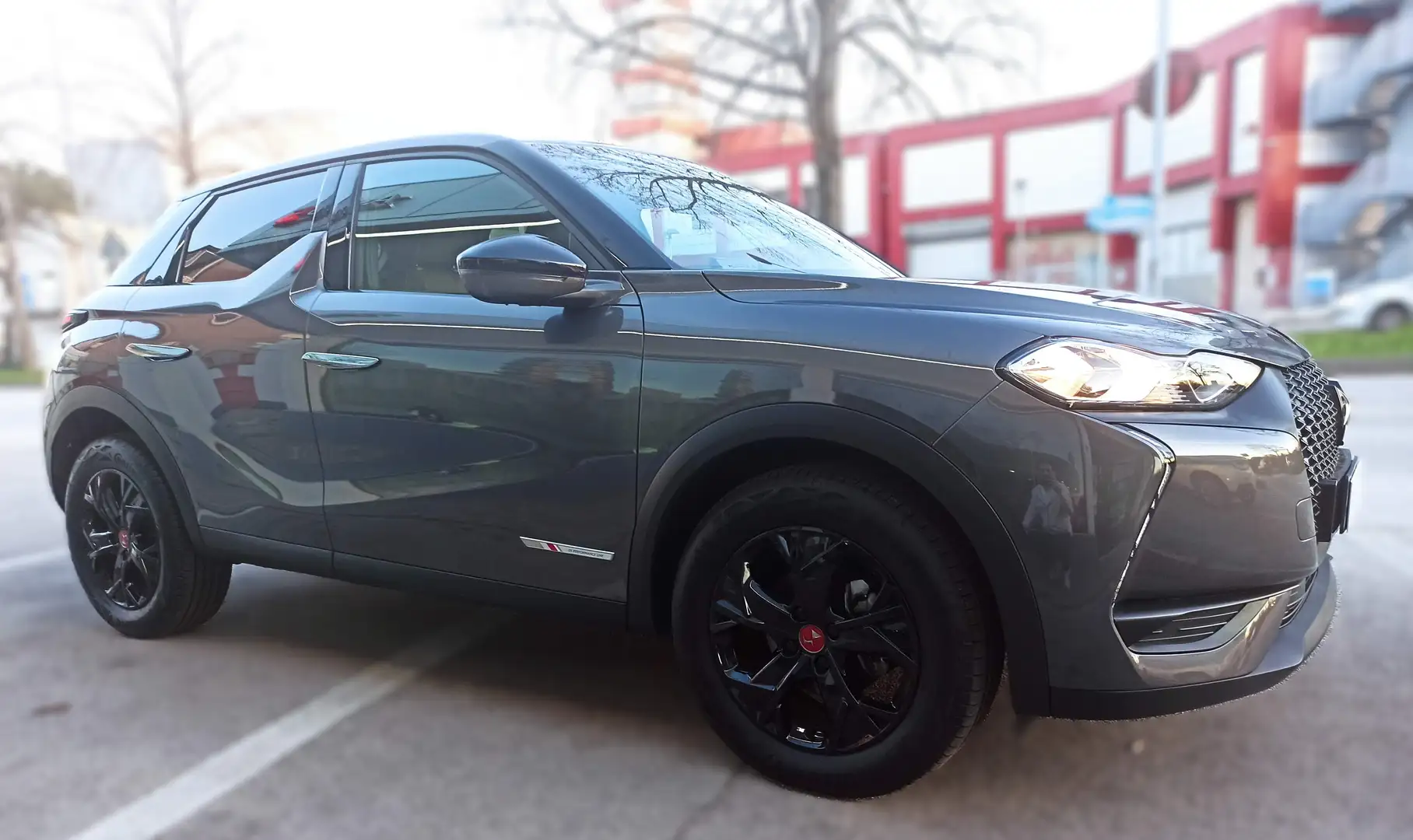 DS Automobiles DS 3 Crossback DS3 Crossback 1.5 bluehdi Performance Line 110cv Gris - 1