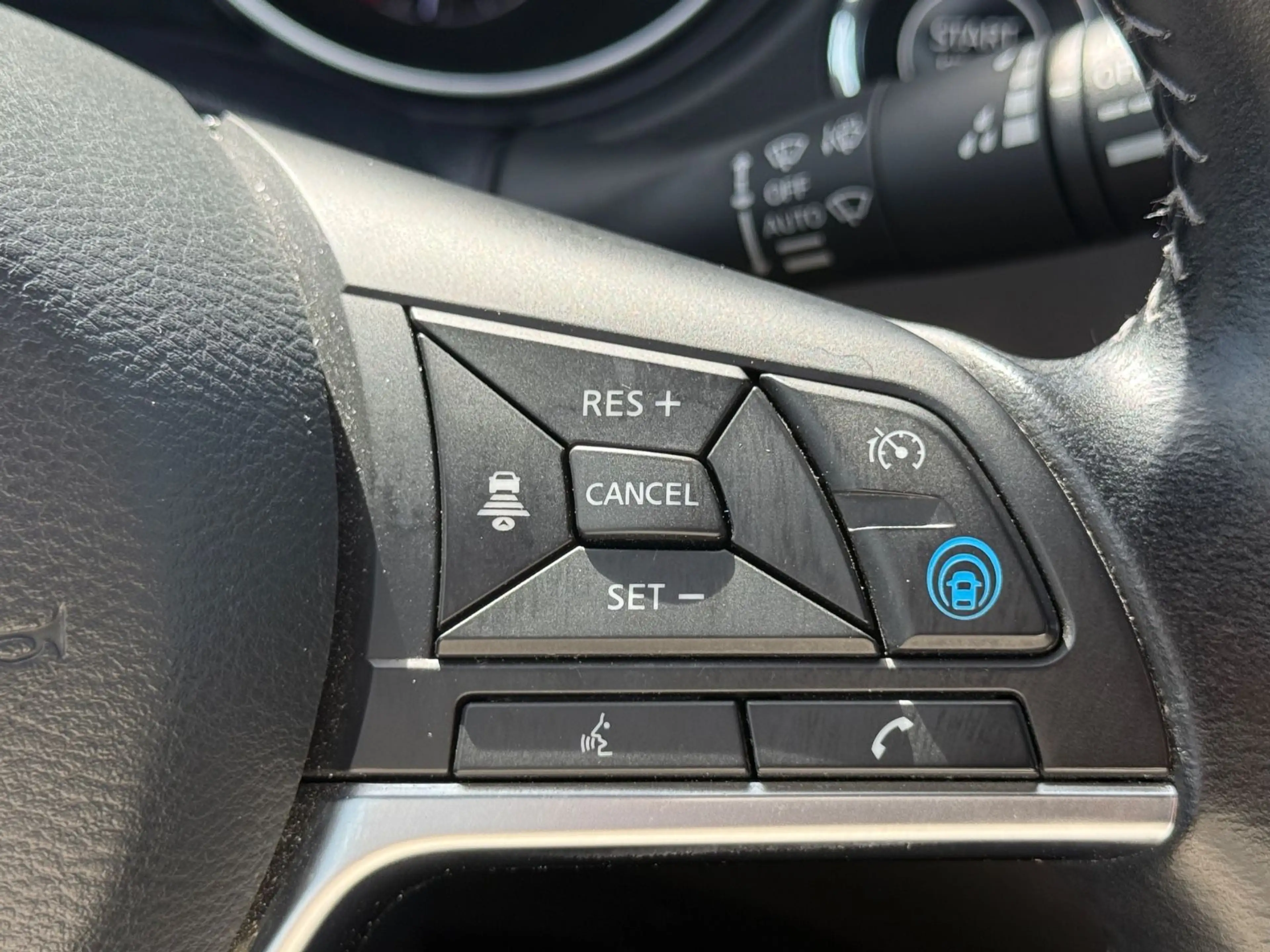 Nissan Qashqai N-Tec/LED/AHK/Kamera/ACC/ERST-LESEN!!! — photo 13