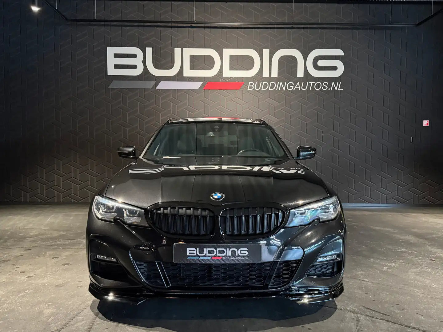 BMW 330 3-serie Touring 330i | M-performance | Pano | 258p Zwart - 2