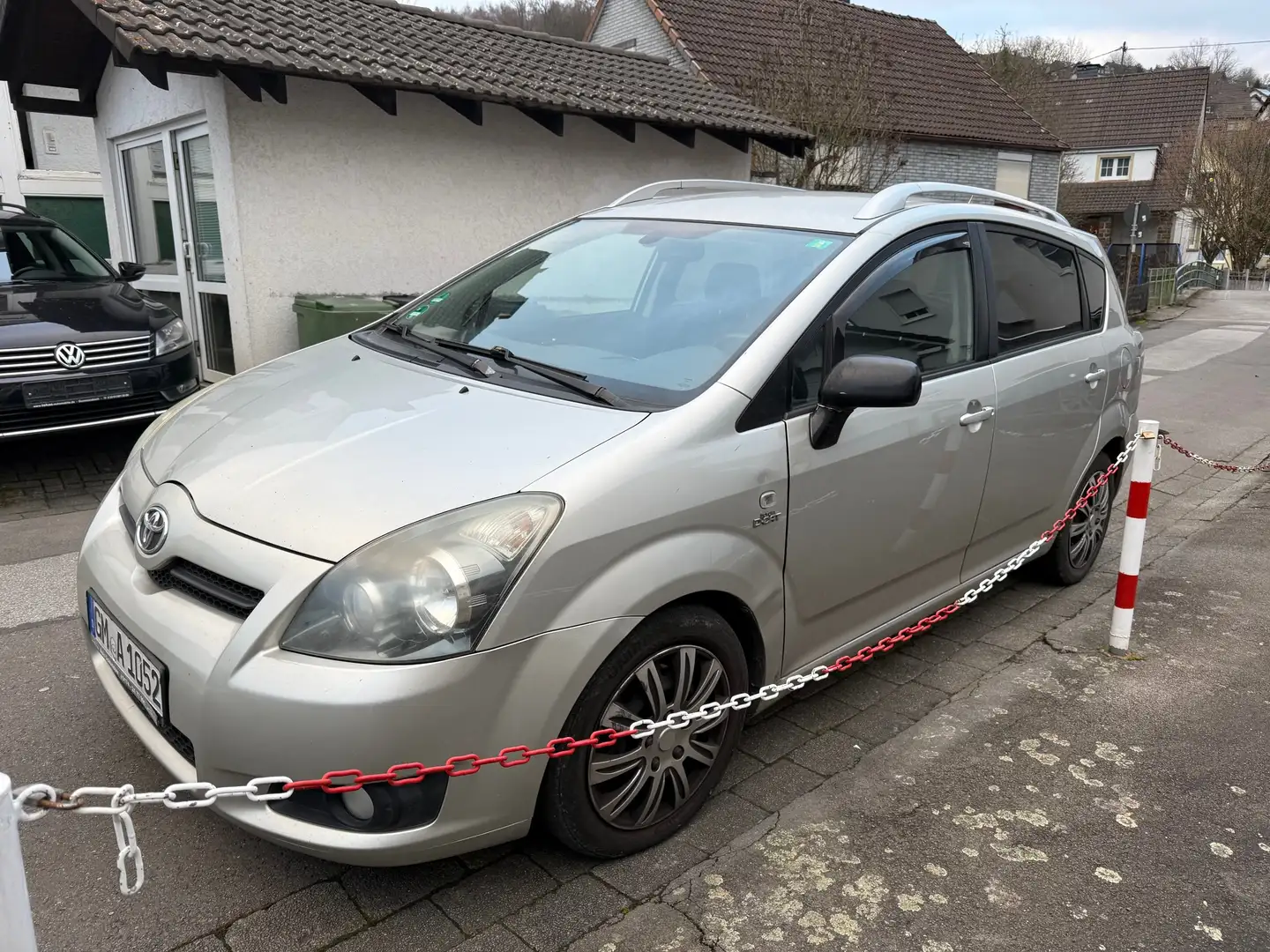 Toyota Corolla Verso 2.2 D-CAT Sol Grau - 1