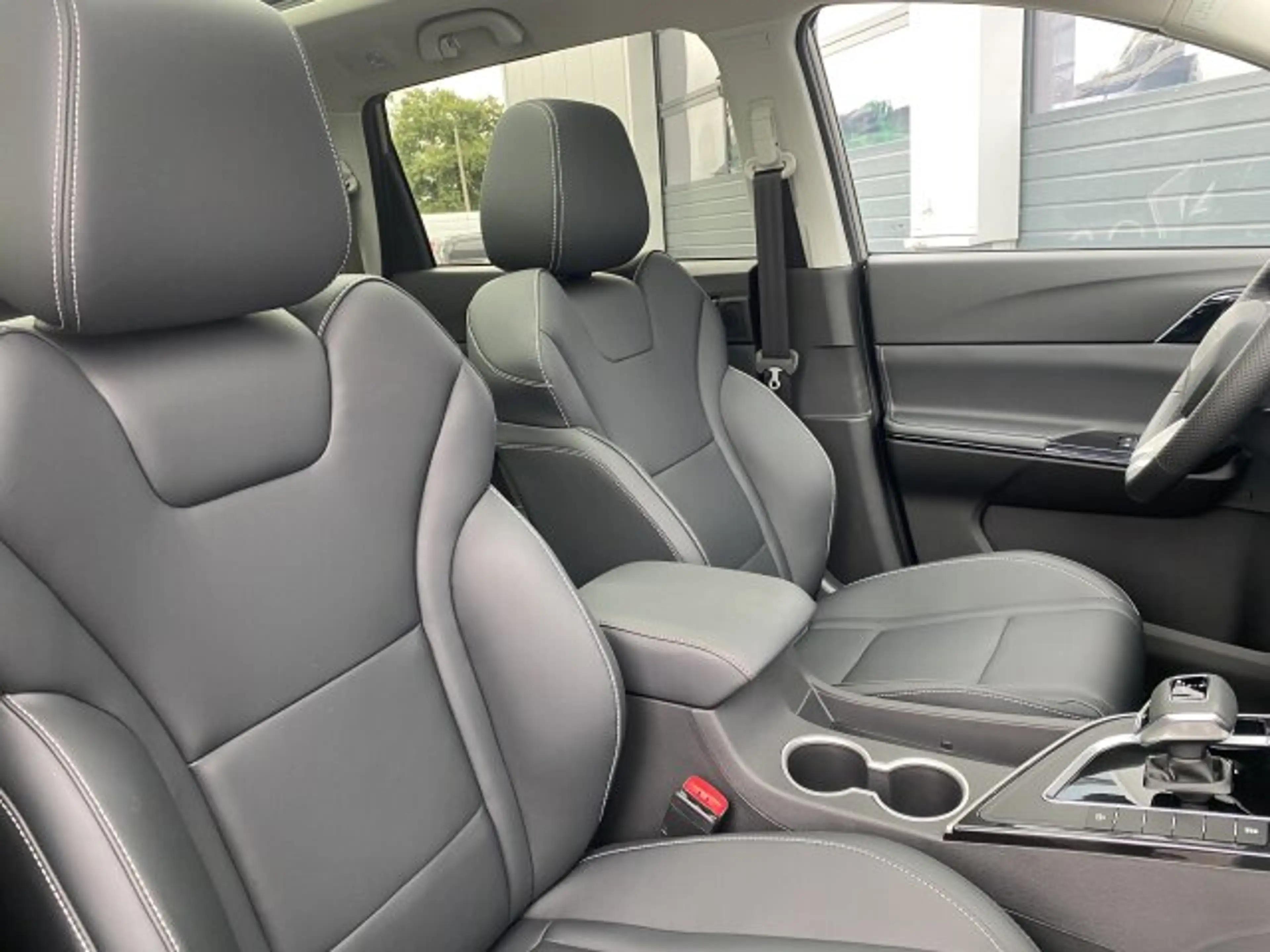DFM Forthing 3 Forthing 3 Navi Panorama Kamera Ambiente Sitzh. — photo 16