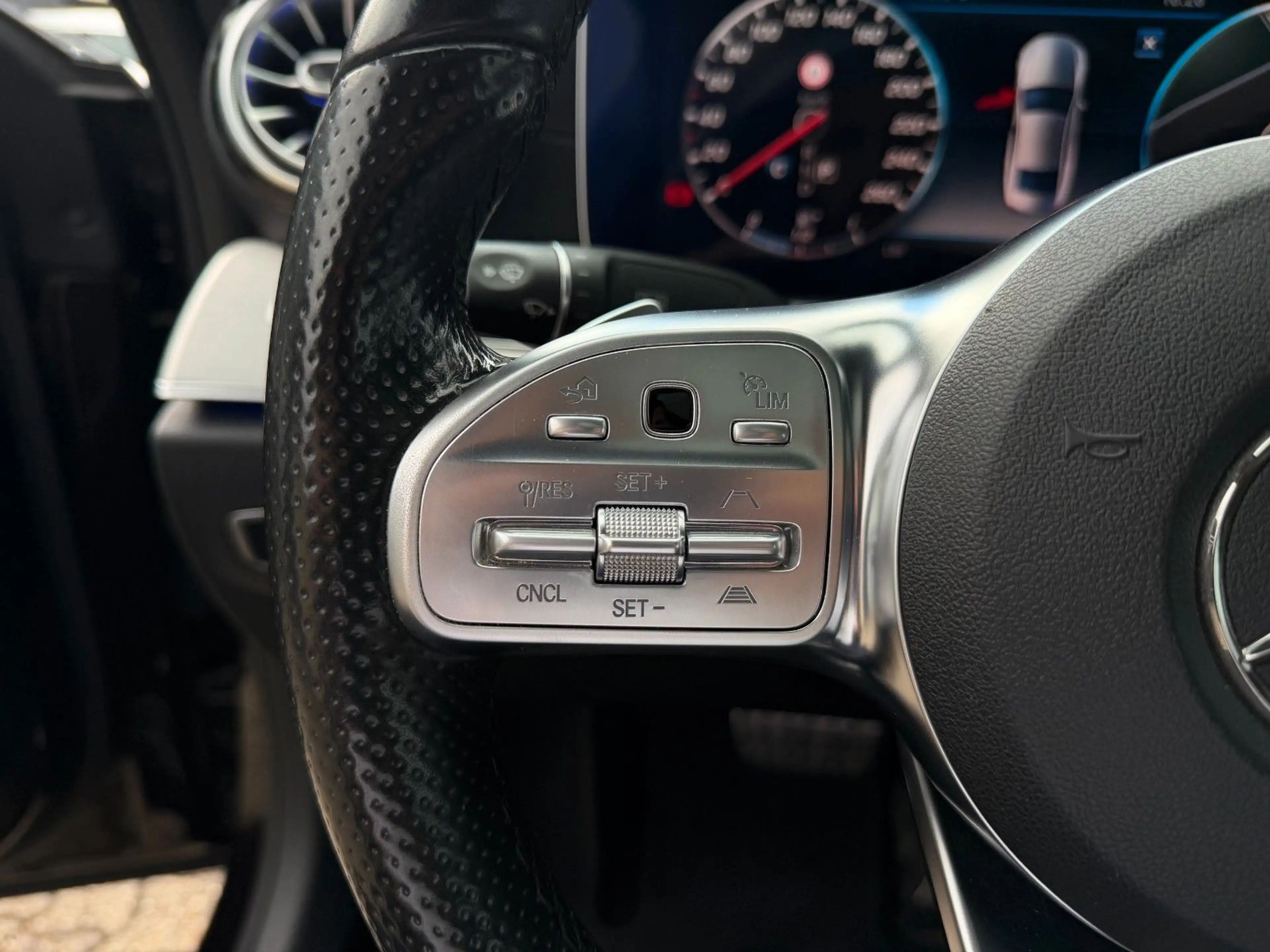 Mercedes-Benz CLS 400 d 4Matic AMG/NIGHT/PANO/MEMRY/DISTR/AMBI — photo 13