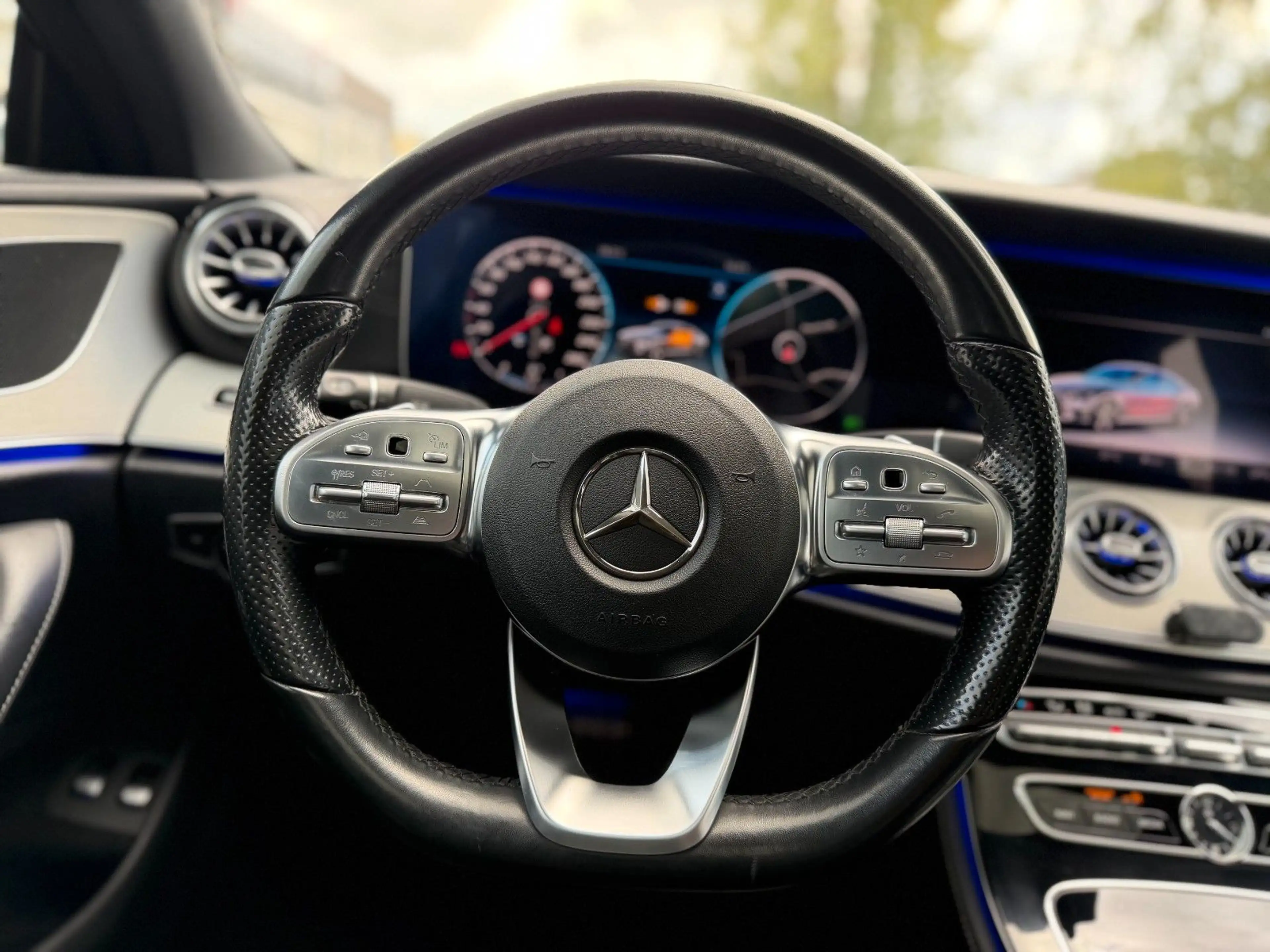 Mercedes-Benz CLS 400 d 4Matic AMG/NIGHT/PANO/MEMRY/DISTR/AMBI — photo 9