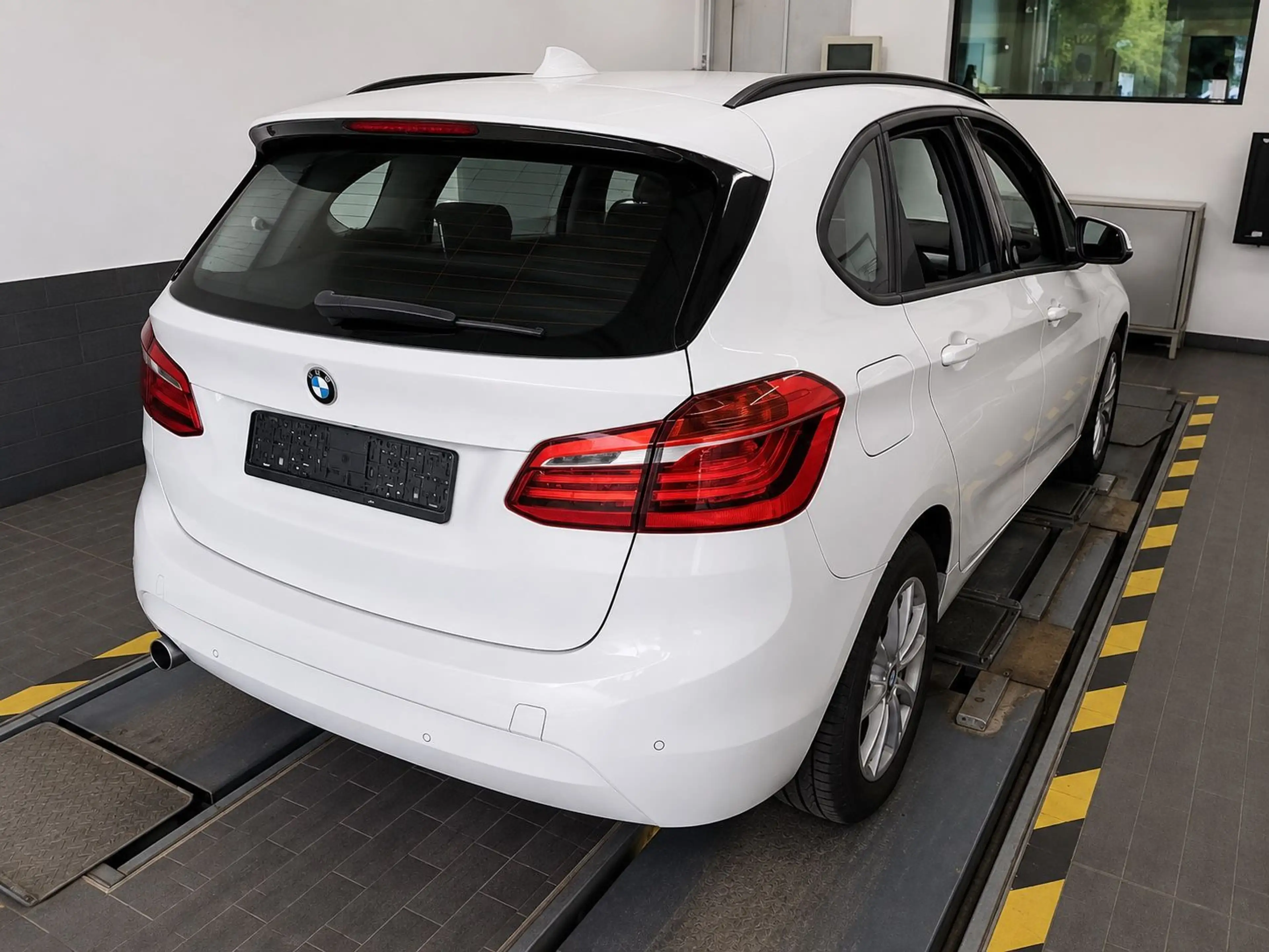 BMW 216 *LED*Navi*Sitzh.*AHK*Scheckhe — photo 4
