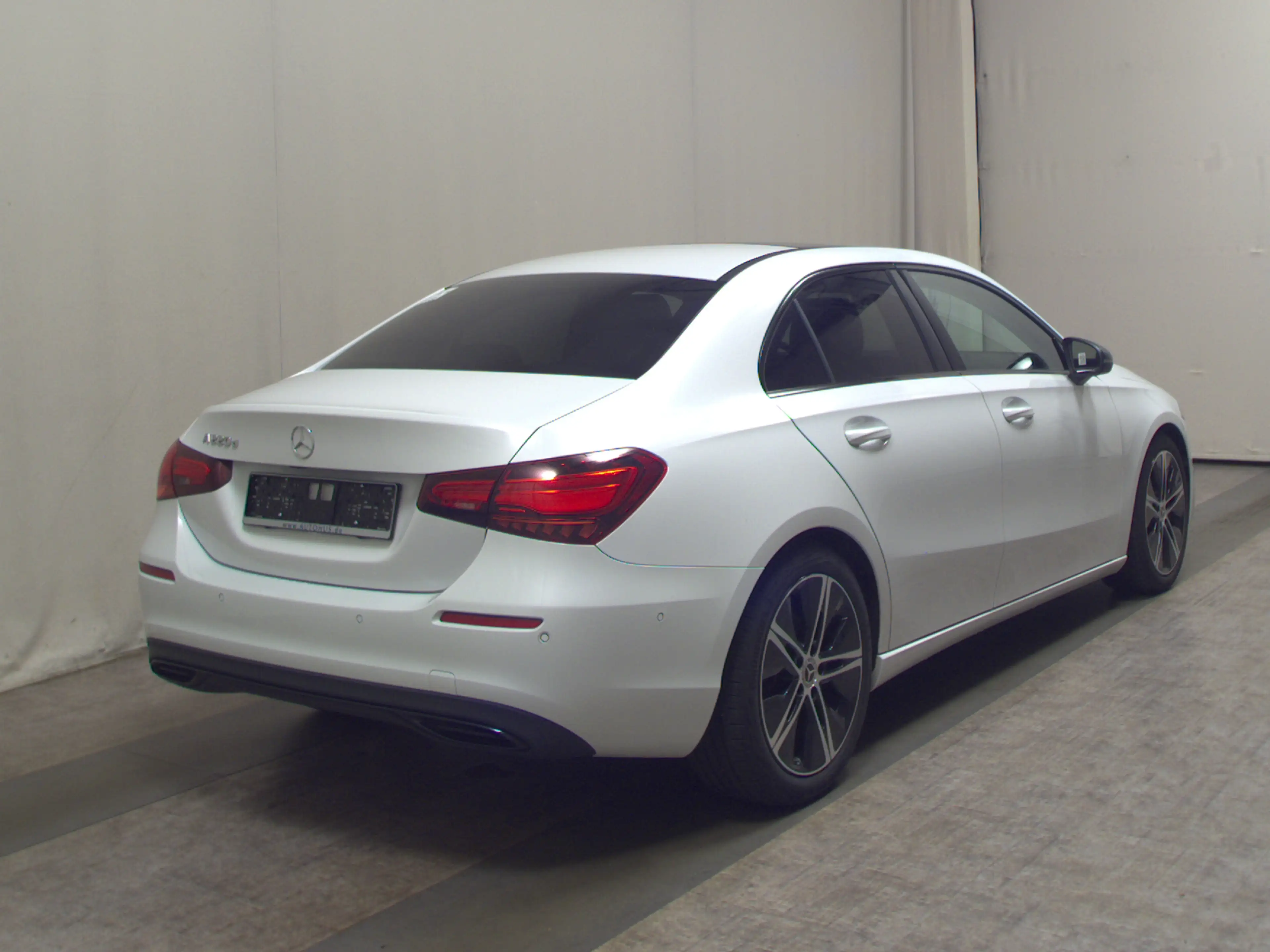 Mercedes-Benz A 220 A 220 NAVI SPORTSITZE RADIO TEMPO MFL PANO SHZ GSD VC LED LEDER RFK — photo 4