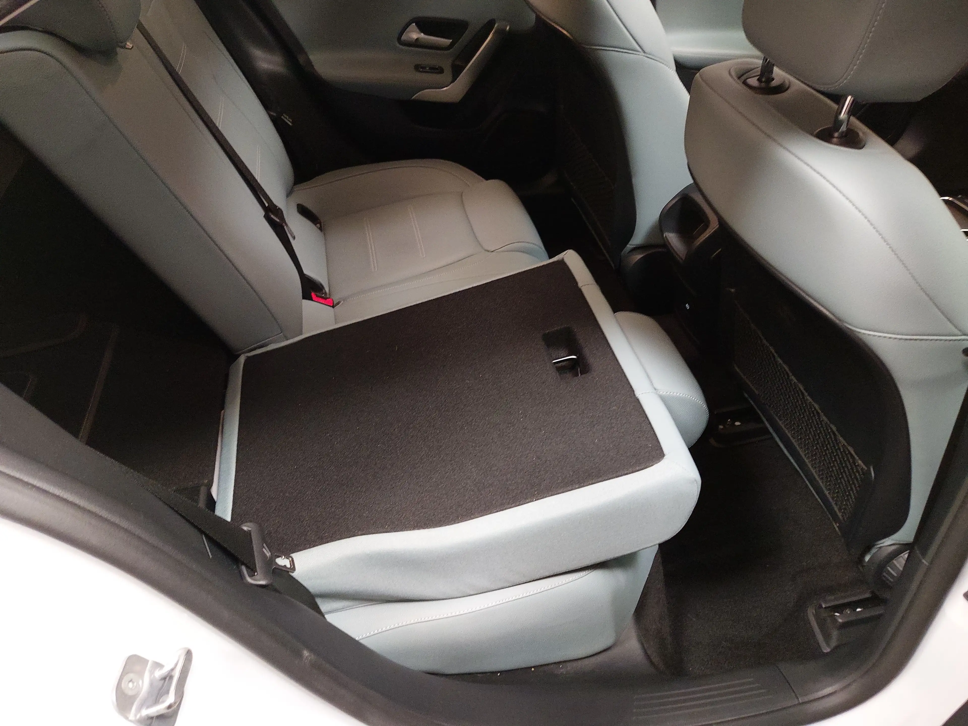 Mercedes-Benz A 220 A 220 NAVI SPORTSITZE RADIO TEMPO MFL PANO SHZ GSD VC LED LEDER RFK — photo 11