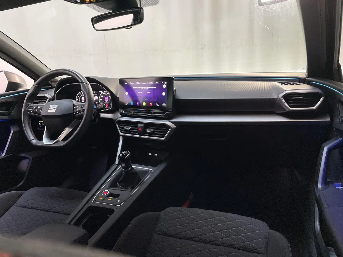 SEAT Leon 1.5 TSI 150pk FR Launch Edition LED Sfeerverlichti Negro - 2