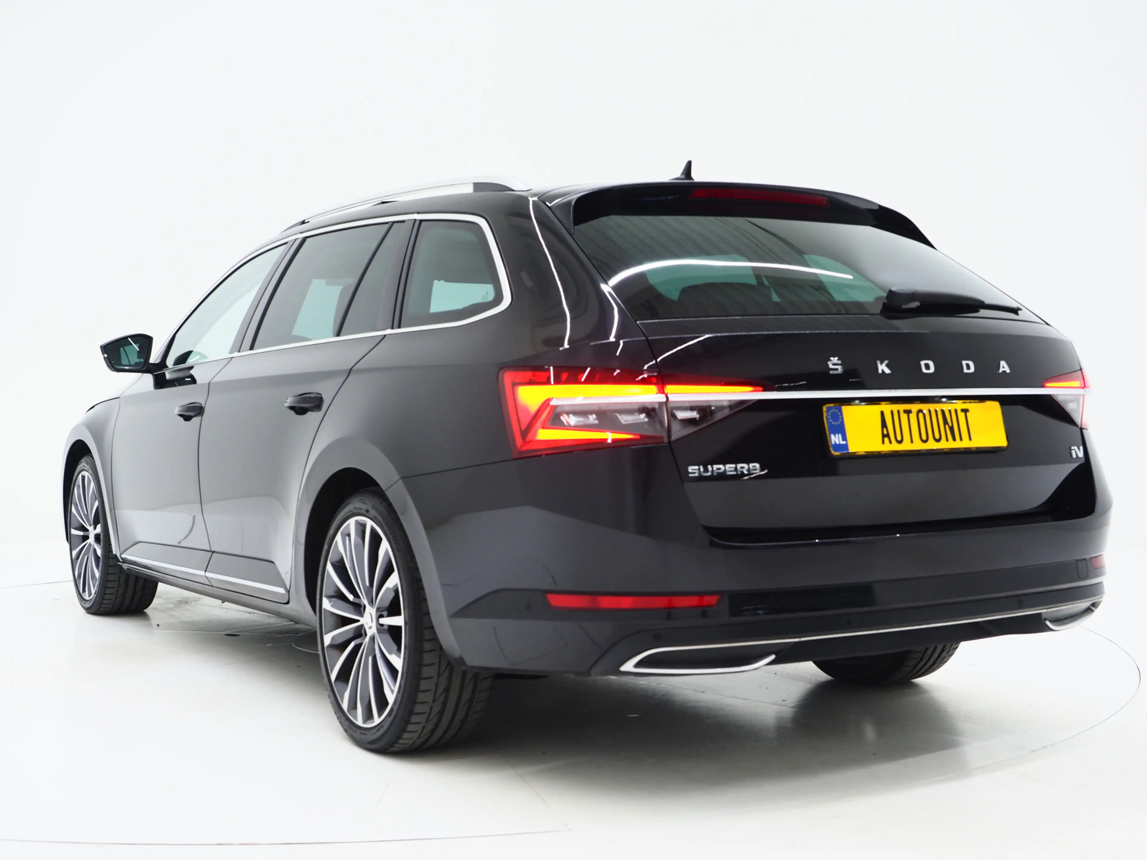 Skoda Superb Combi 1.4 TSI iV Laurin & Klement | Panoramadak | — photo 3