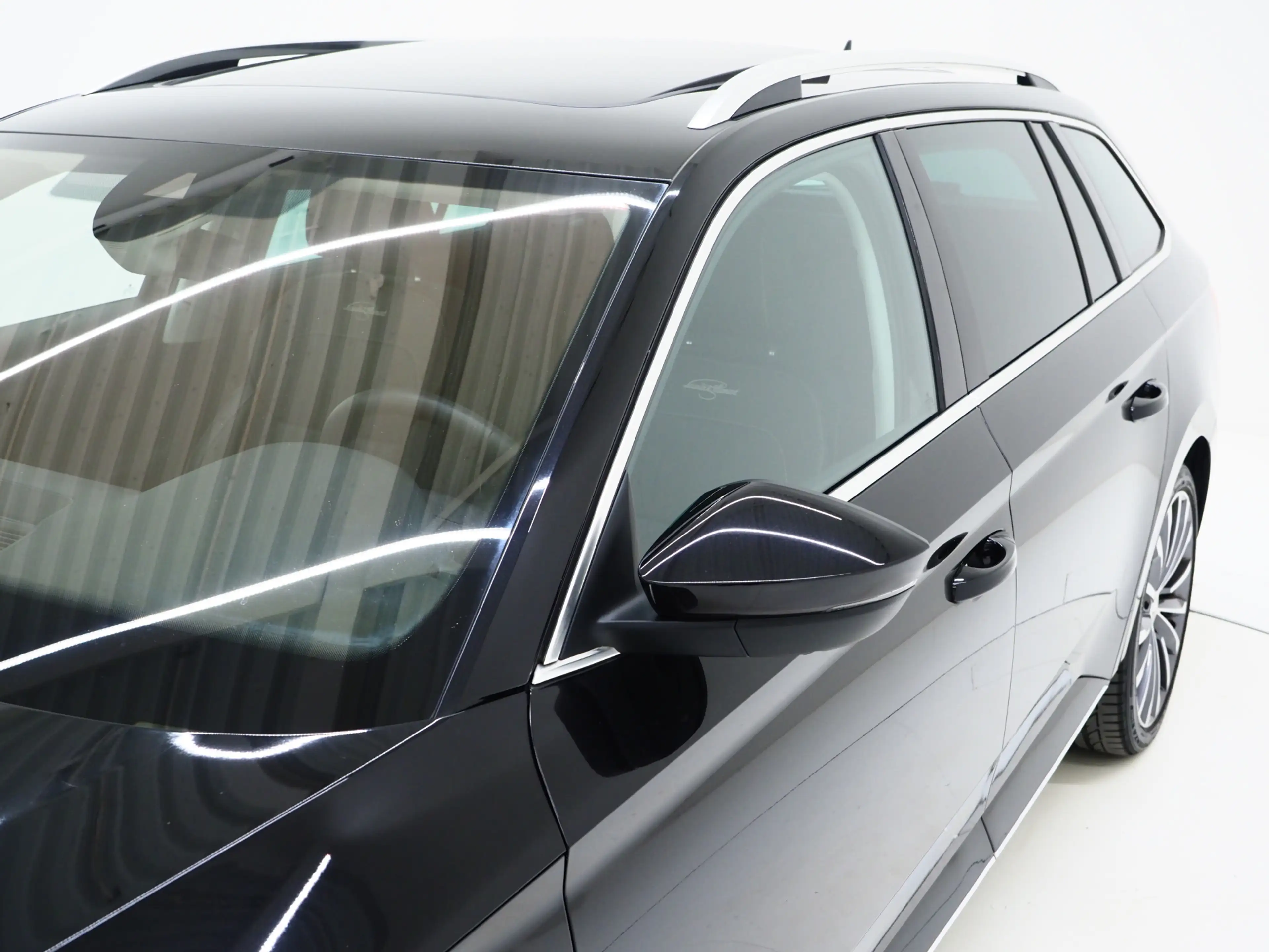 Skoda Superb Combi 1.4 TSI iV Laurin & Klement | Panoramadak | — photo 13