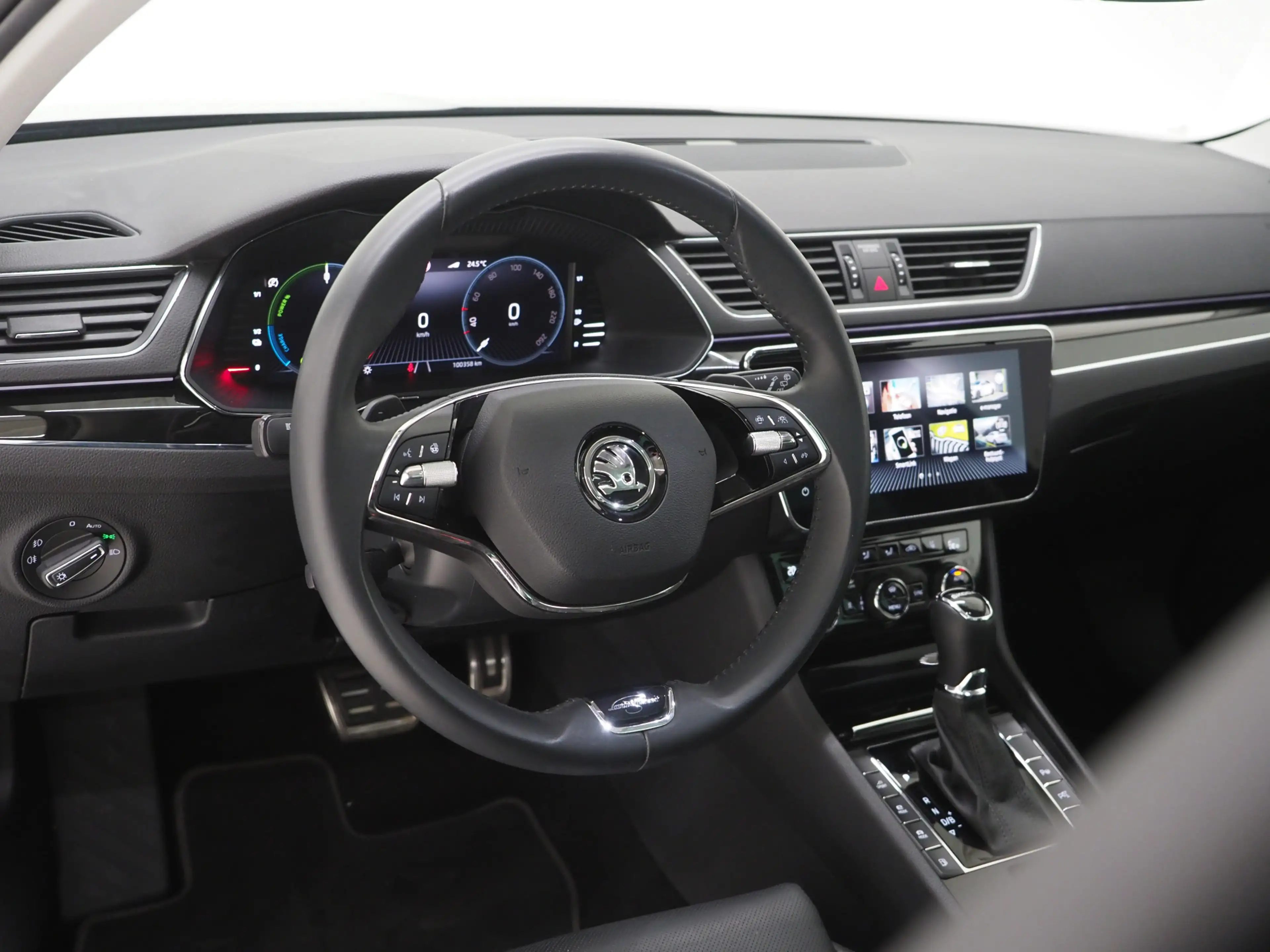 Skoda Superb Combi 1.4 TSI iV Laurin & Klement | Panoramadak | — photo 18
