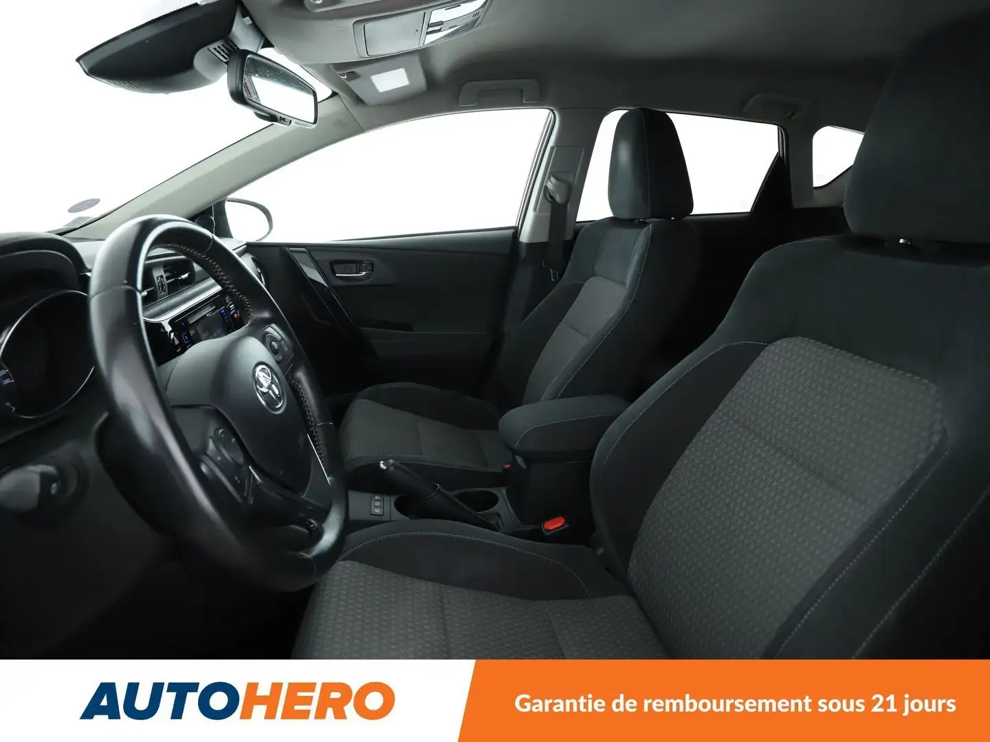 Toyota Auris 1.8 Hybride Collection CVT Auto Rouge - 1