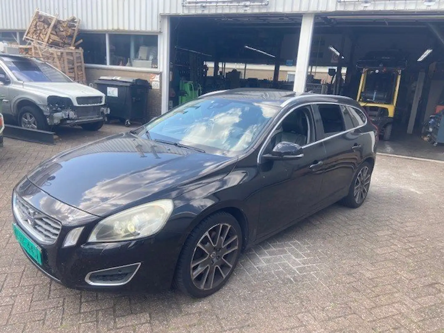 Volvo V60 V60 2.4 D5 Summum Noir - 1