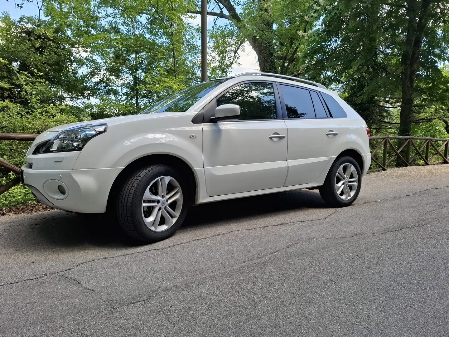 Renault Koleos Koleos 2.0 dci Luxe 4x4 150cv E5 Bianco - 1