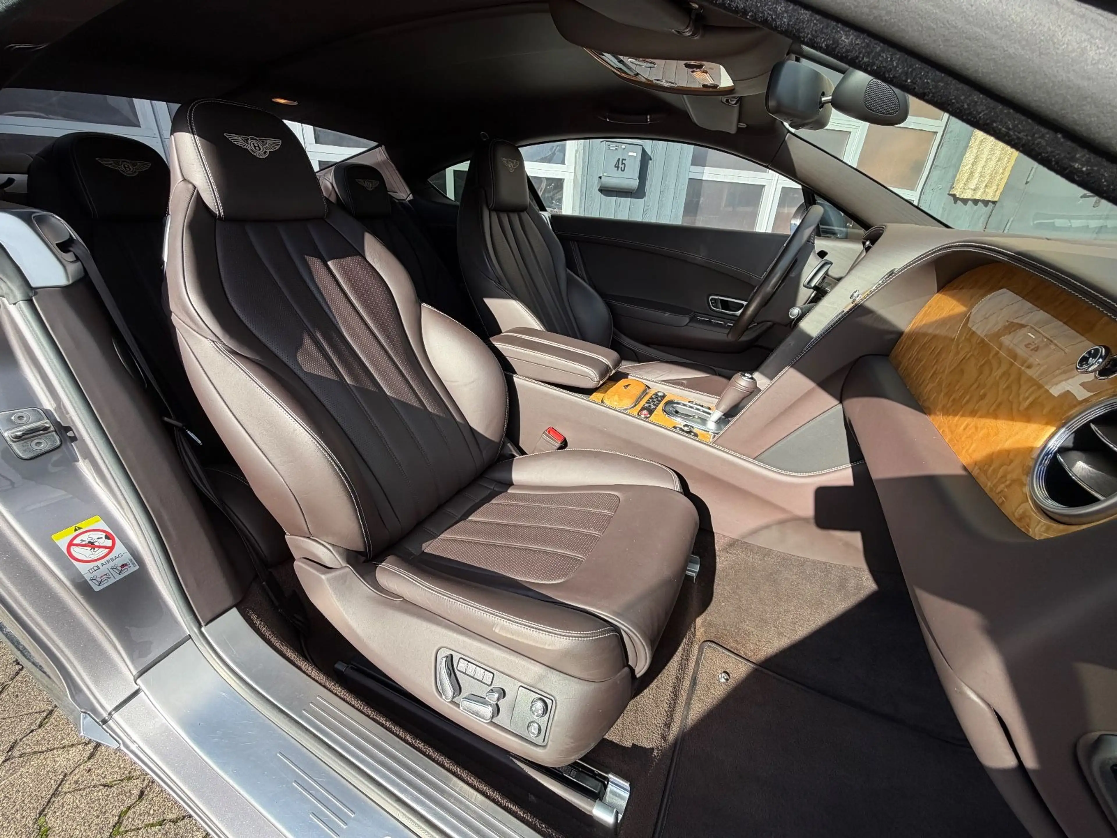 Bentley Continental GT /W12 — photo 14