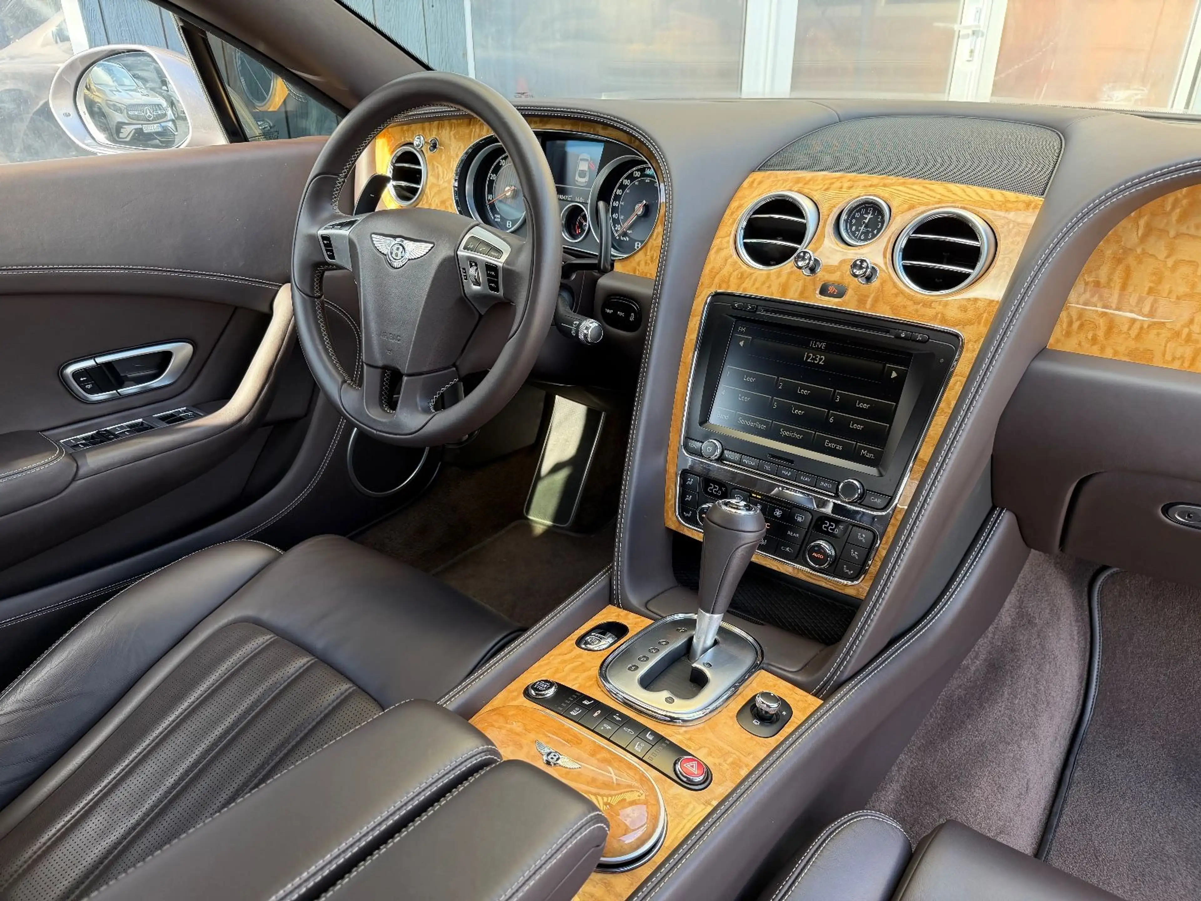 Bentley Continental GT /W12 — photo 13