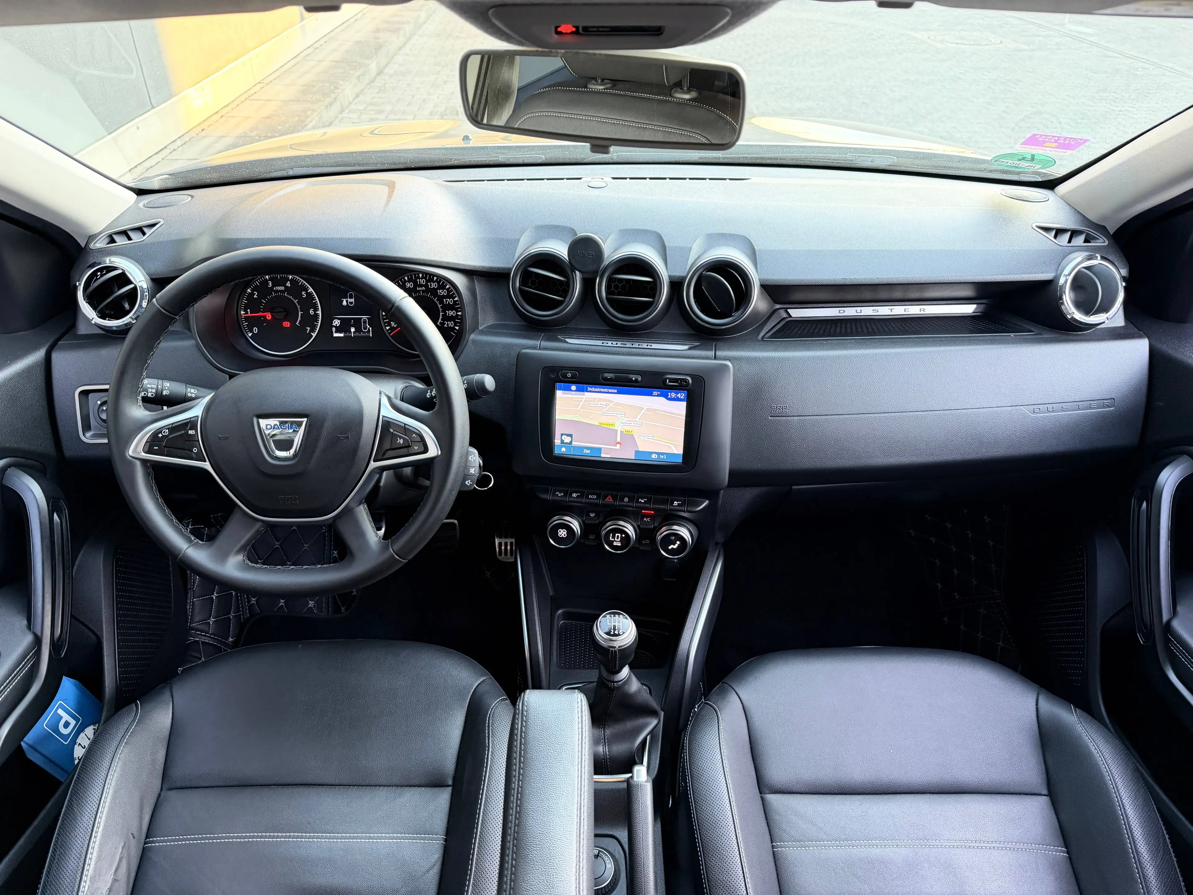 Dacia Duster Prestige 4WD Allrad 1. Hand Unfallfrei Leder Rkam Sitzheizung — photo 15