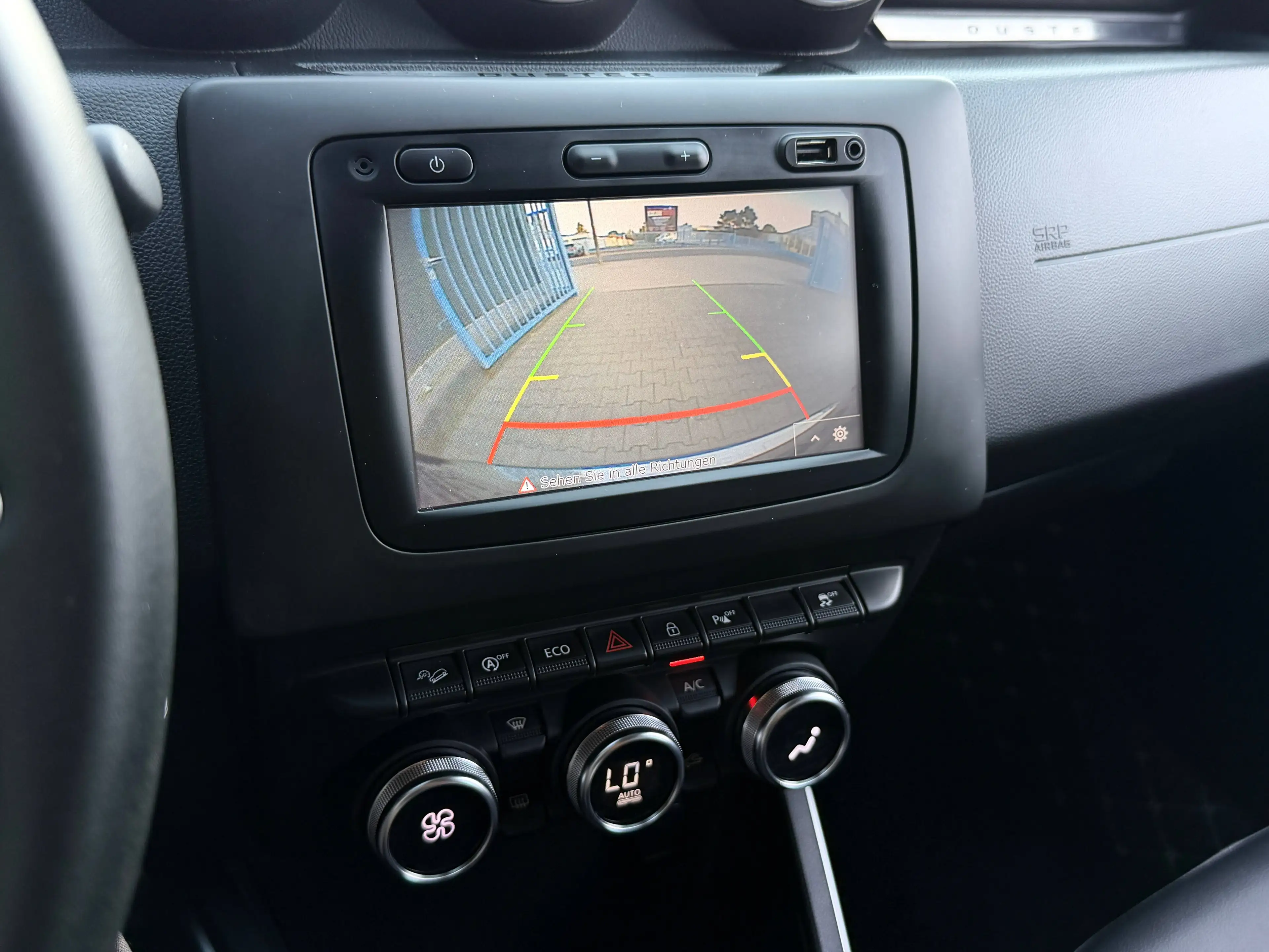 Dacia Duster Prestige 4WD Allrad 1. Hand Unfallfrei Leder Rkam Sitzheizung — photo 7