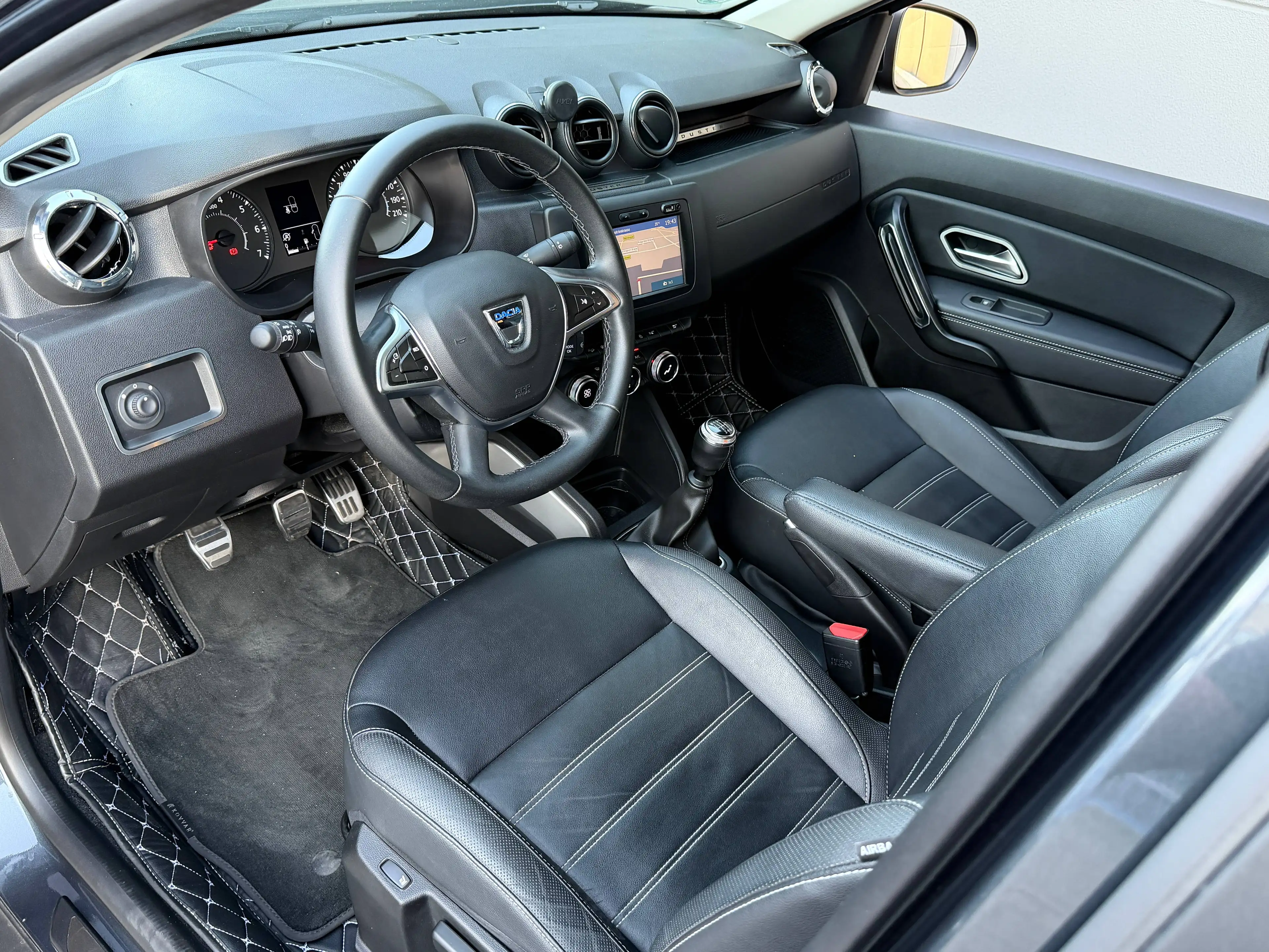 Dacia Duster Prestige 4WD Allrad 1. Hand Unfallfrei Leder Rkam Sitzheizung — photo 6