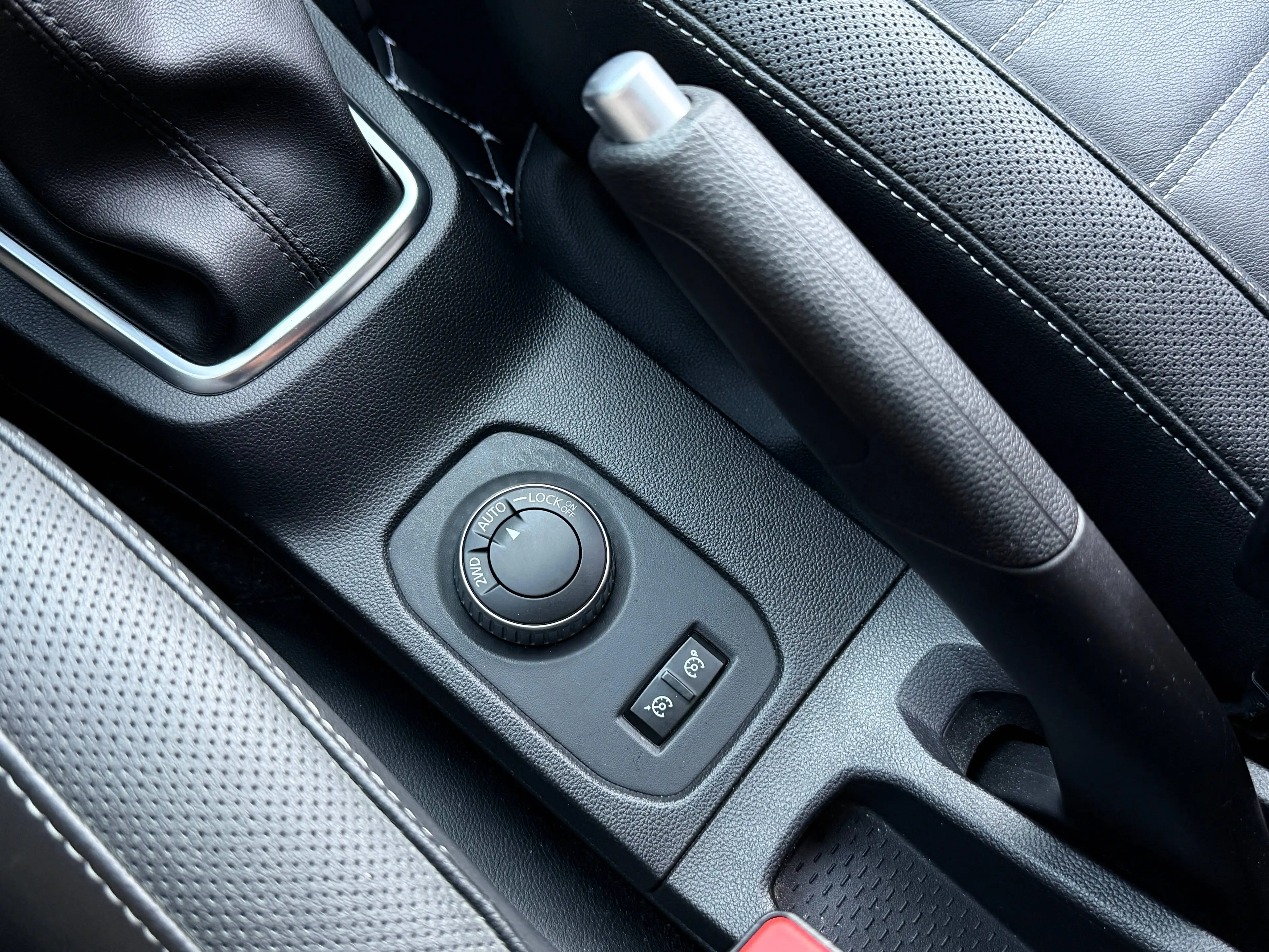 Dacia Duster Prestige 4WD Allrad 1. Hand Unfallfrei Leder Rkam Sitzheizung — photo 9