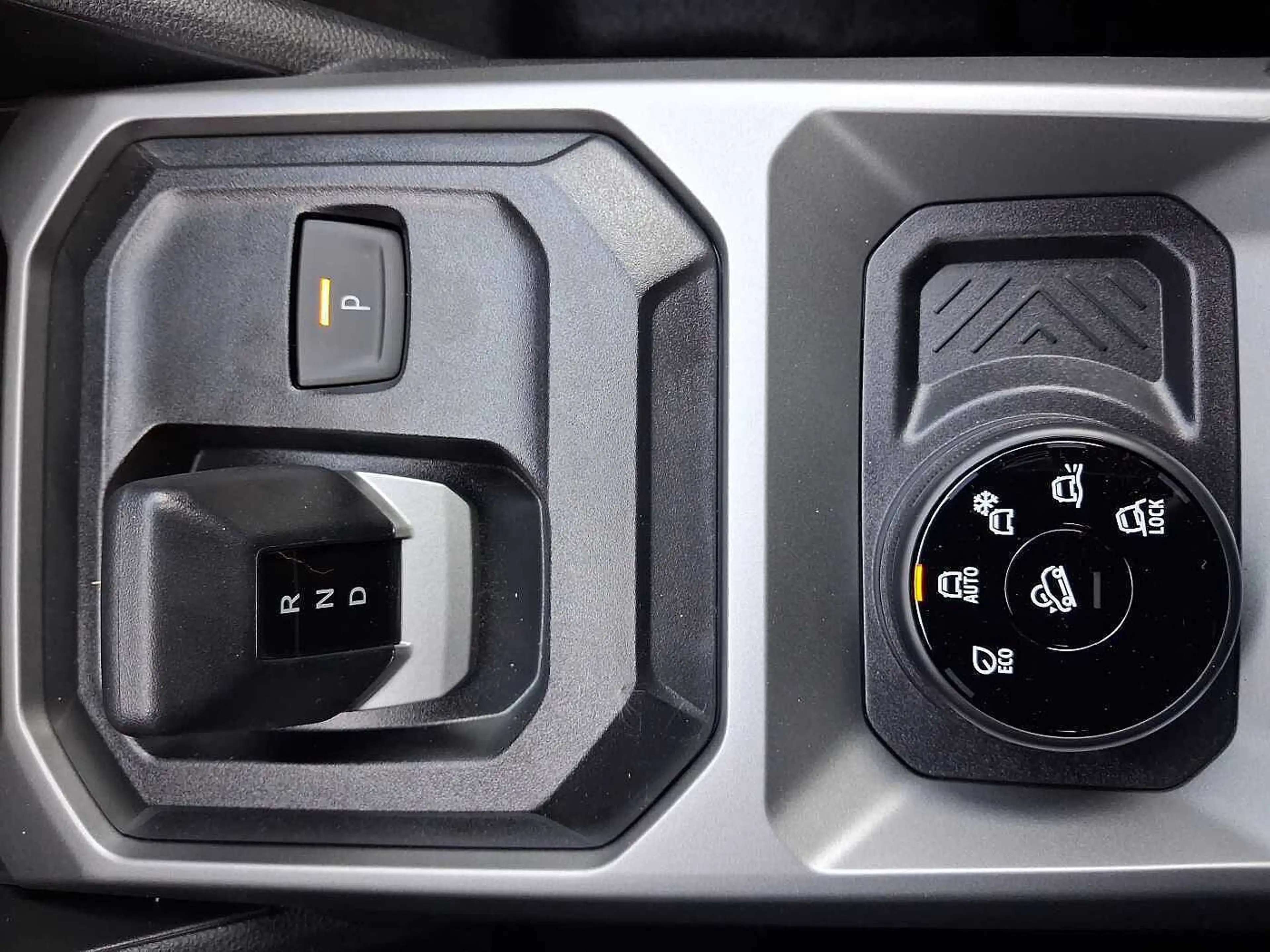 Dacia Duster Extreme Hybrid-G 150 4x4 WINTER+/CITY/TECHNIK — photo 13