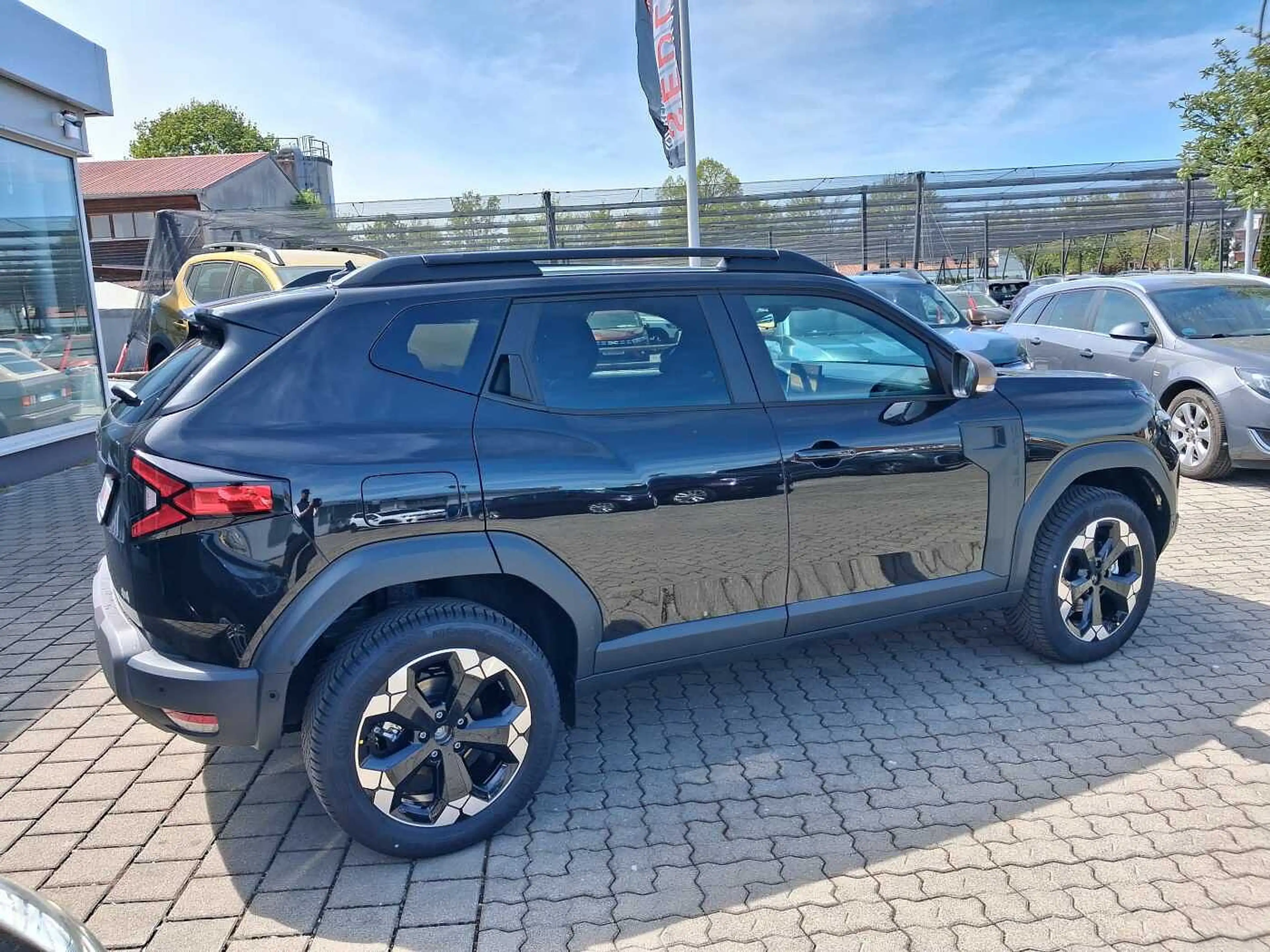 Dacia Duster Extreme Hybrid-G 150 4x4 WINTER+/CITY/TECHNIK — photo 3