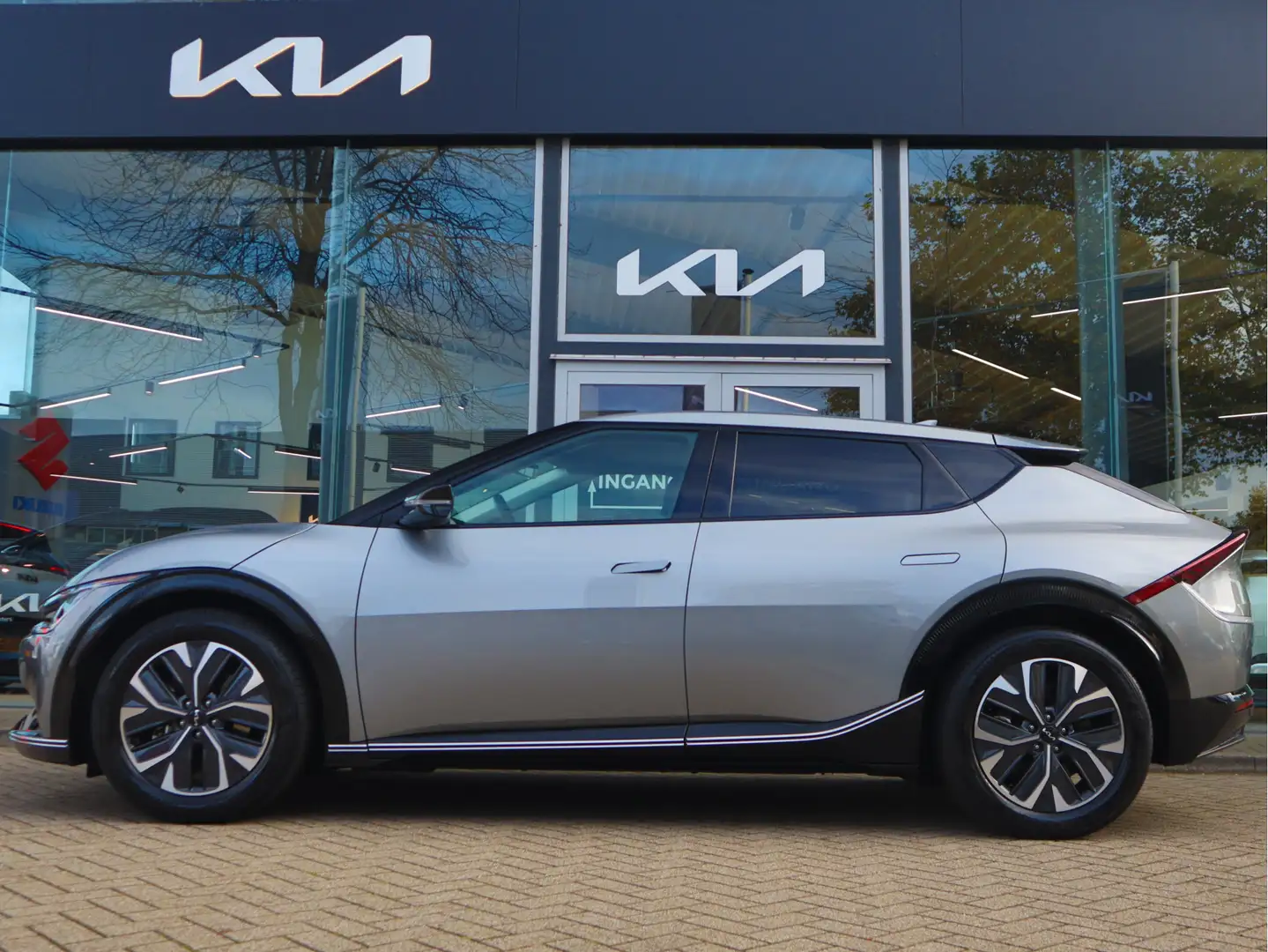 Kia EV6 Plus 58 kWh | Navigatie | Adaptieve Cruise Control Gris - 2