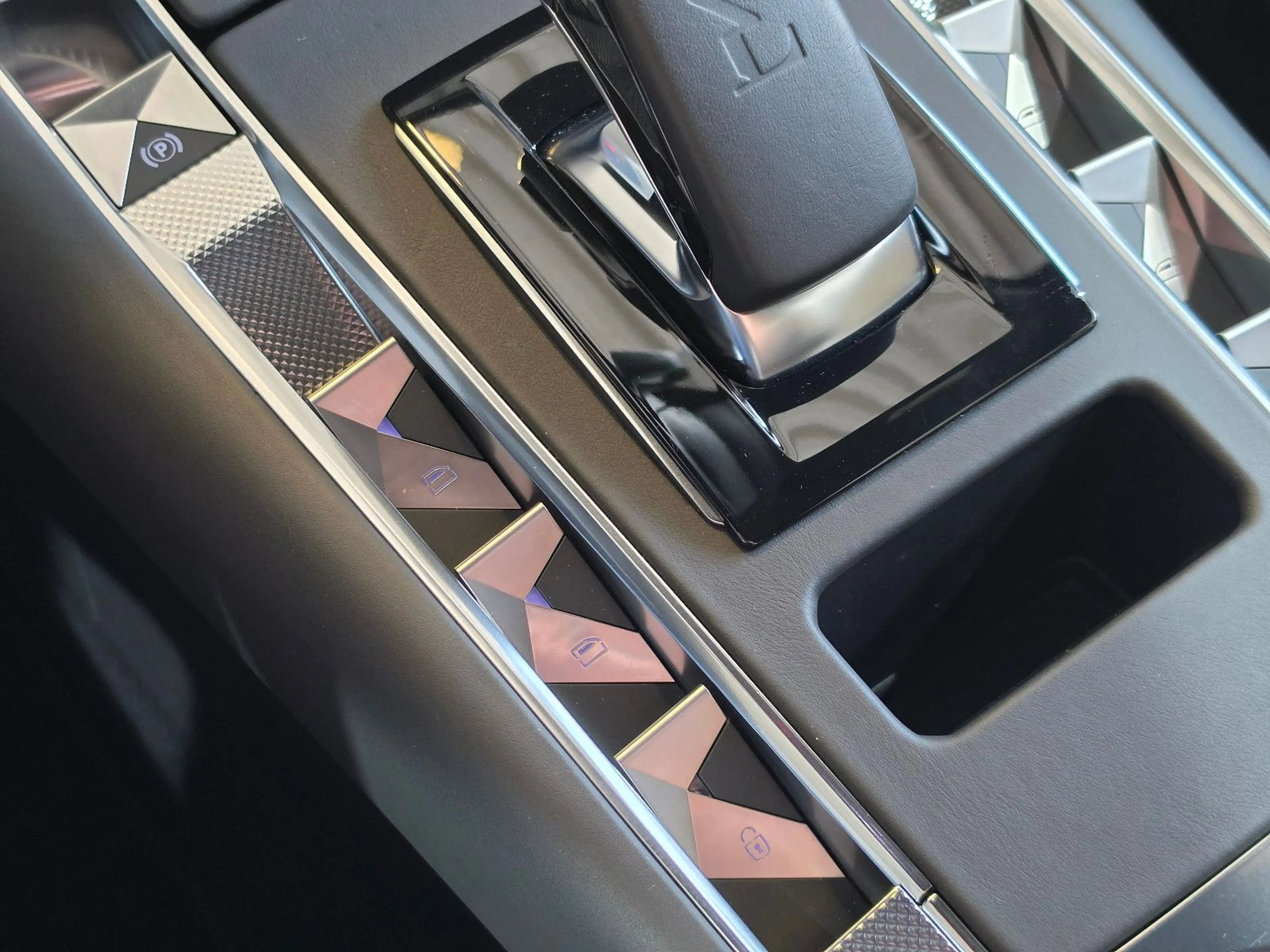 DS Automobiles DS 7 Crossback E-Tense 4x4 Be Chic+MASSAGE+360°+ — photo 15