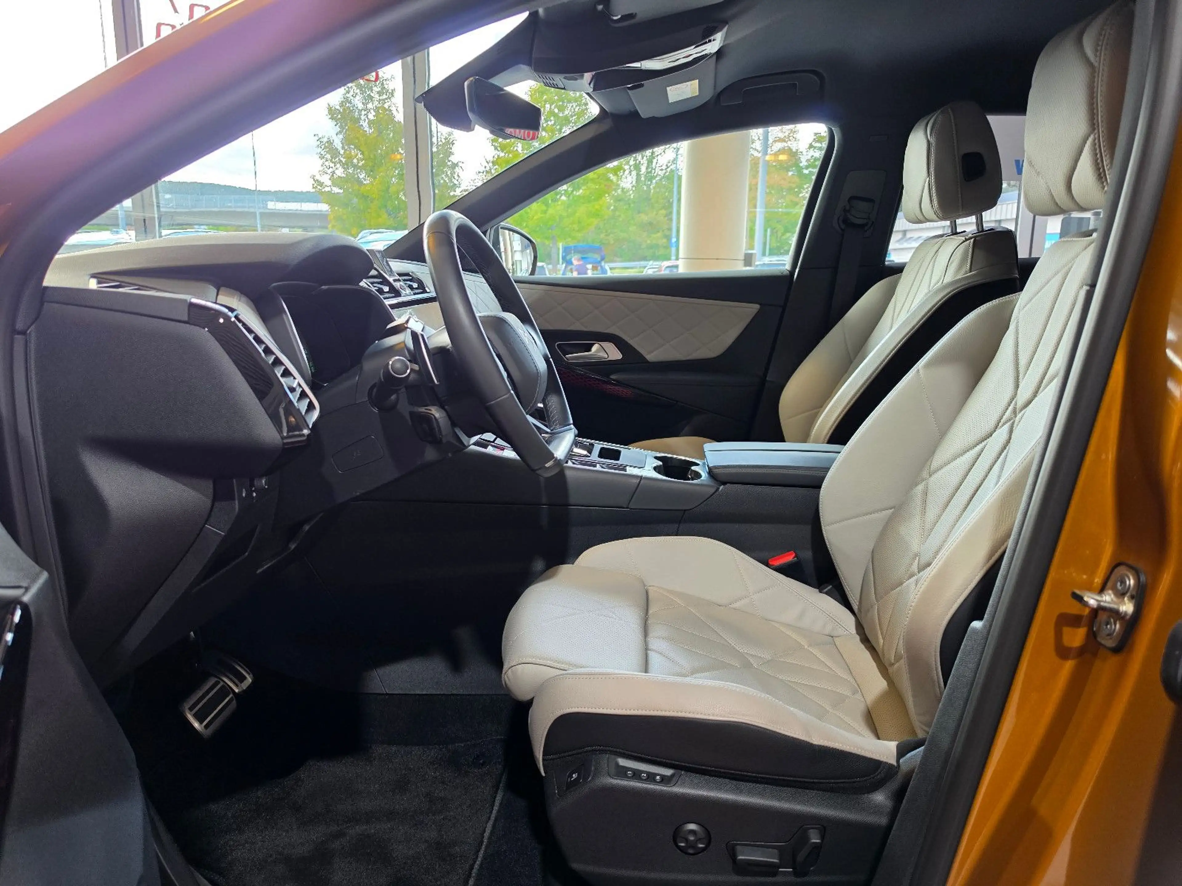 DS Automobiles DS 7 Crossback E-Tense 4x4 Be Chic+MASSAGE+360°+ — photo 9