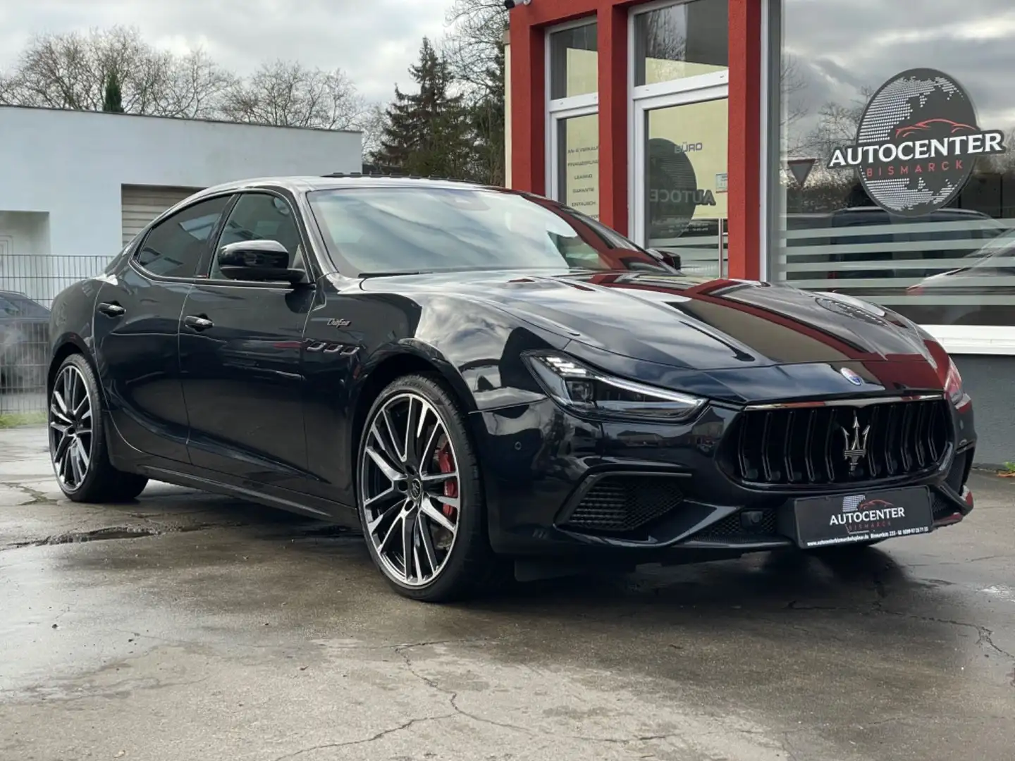 Maserati Ghibli Trofeo V8 NAVI/MATRIX/GLASDACH/LEDER/R-KA Negro - 2