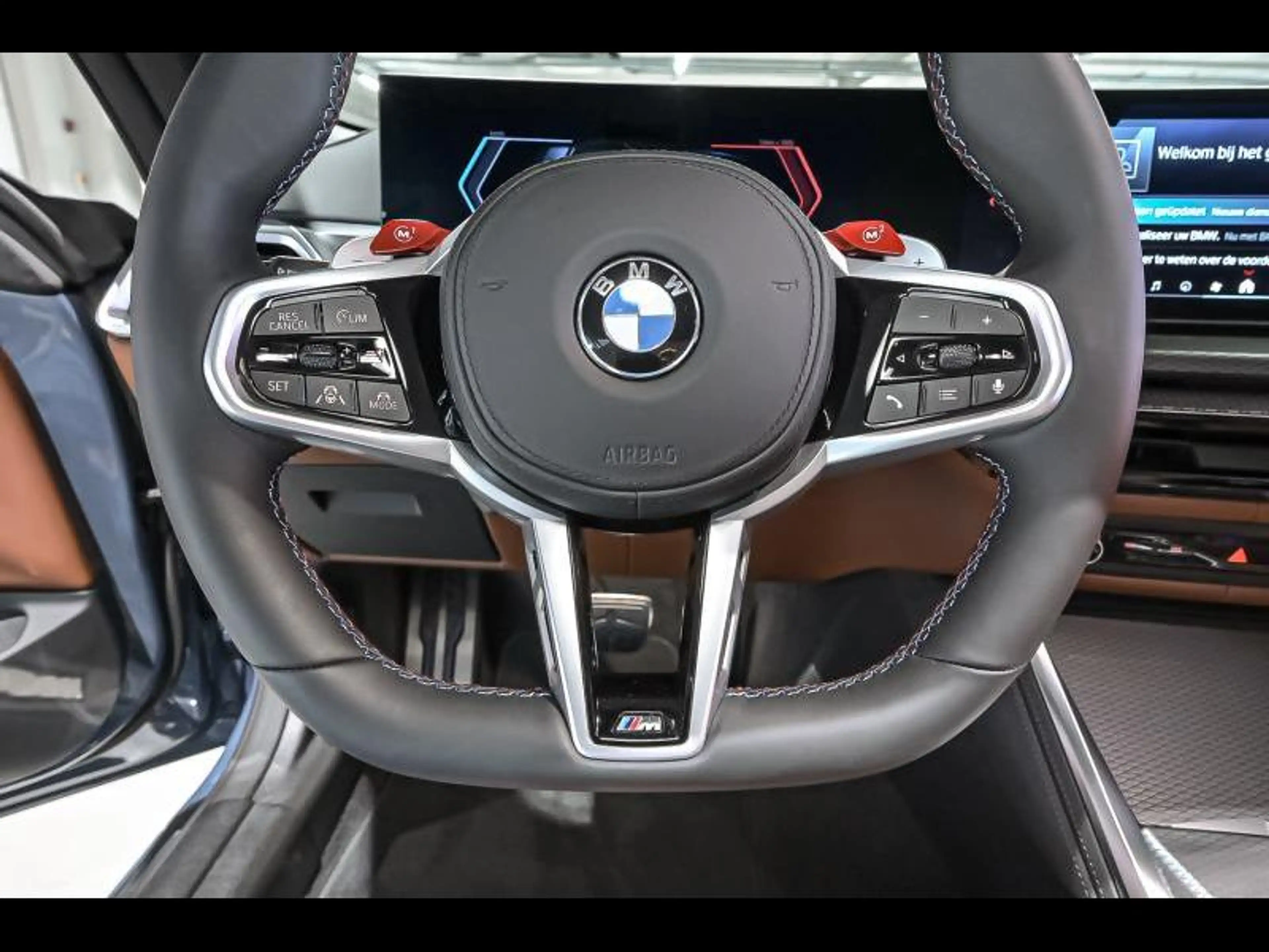 BMW M4 xDrive Competition Cabrio — photo 12
