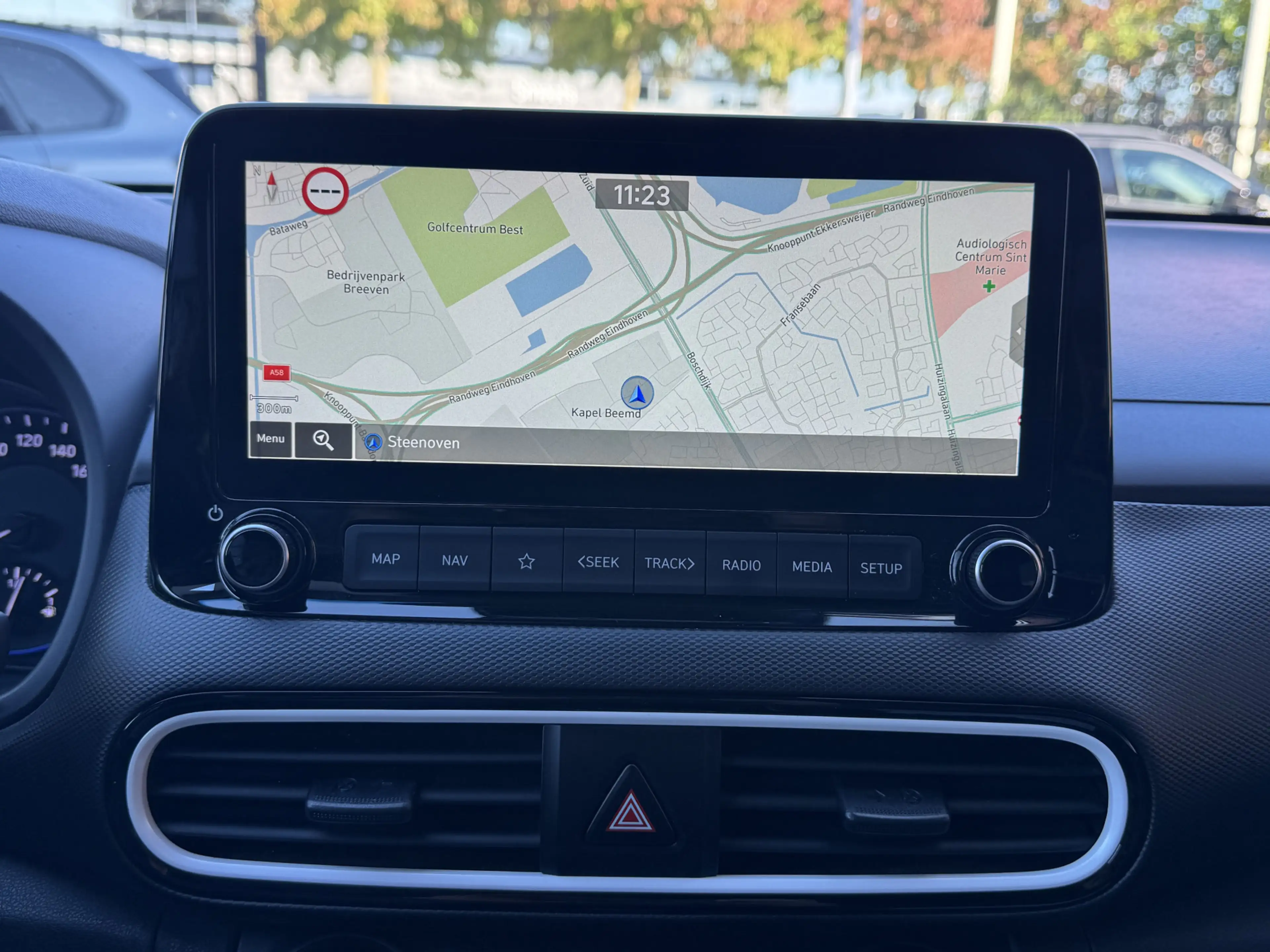 Hyundai KONA 1.6 GDI HEV Premium // TREKHAAK! // KRELL PREMIUM — photo 10
