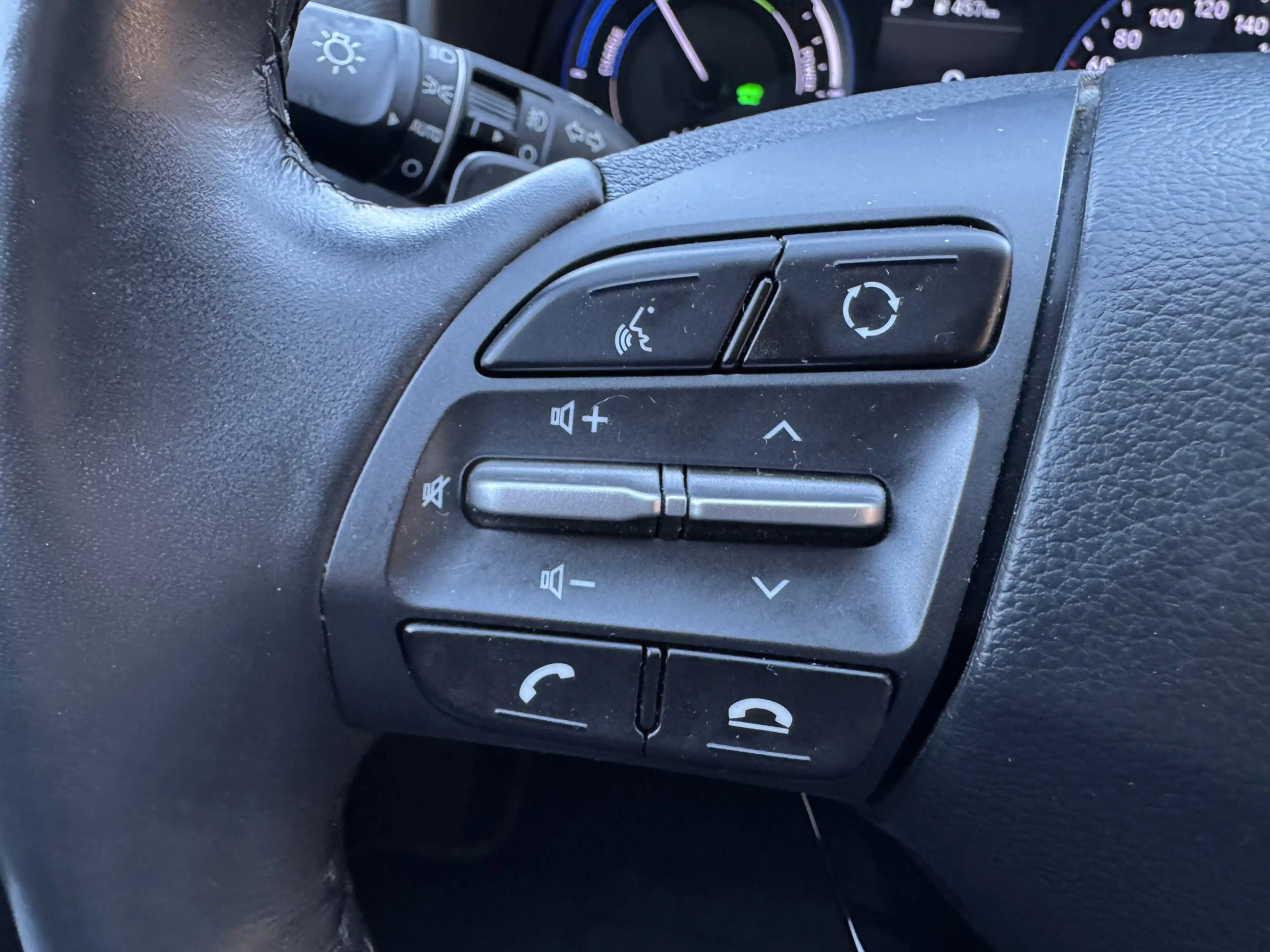 Hyundai KONA 1.6 GDI HEV Premium // TREKHAAK! // KRELL PREMIUM — photo 8