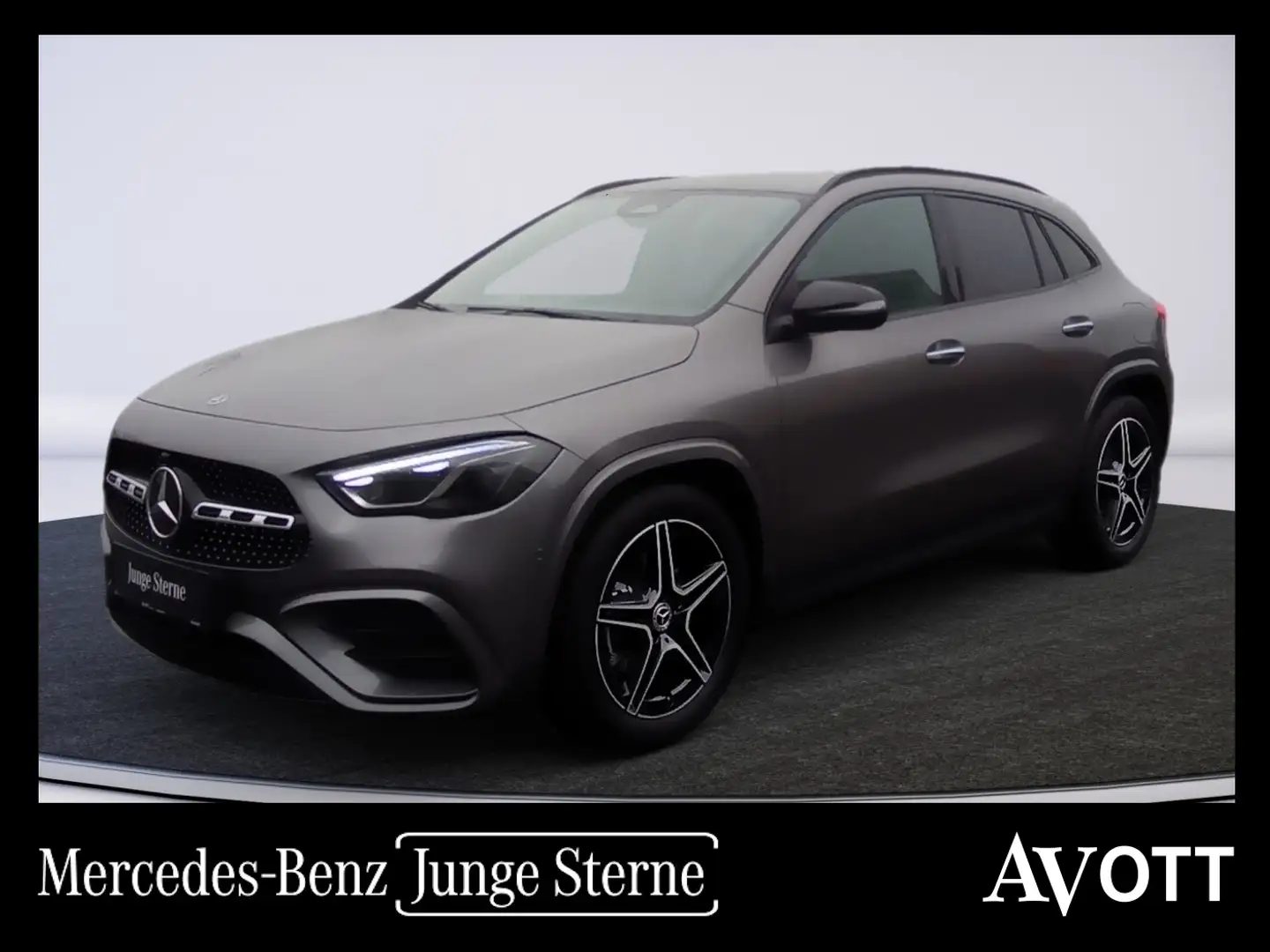 Mercedes-Benz GLA 180 AMG Ö-Edition Grau - 1