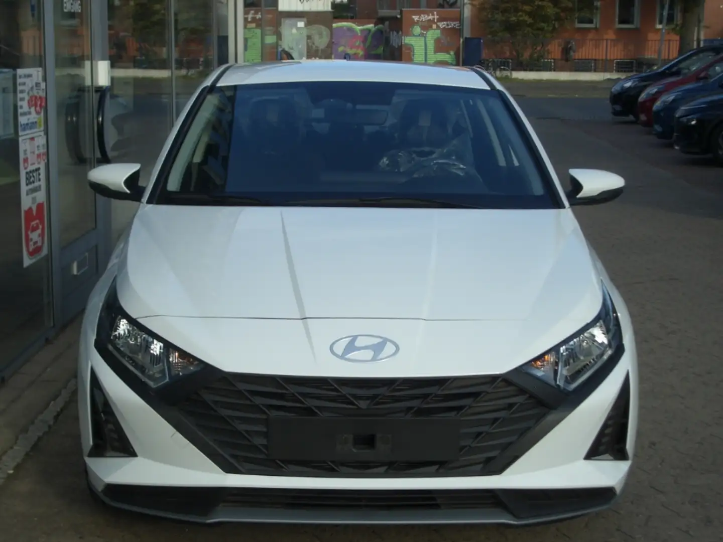 Hyundai i20 Facelift MJ25 1.2 Select, Funktions-Paket, Navigat Blanc - 2