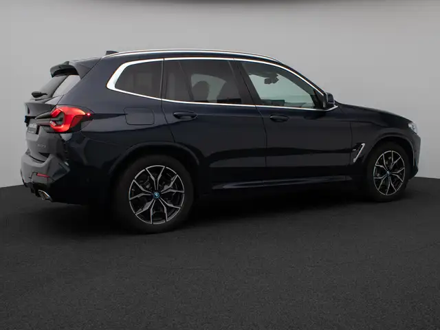 BMW X3 view 6