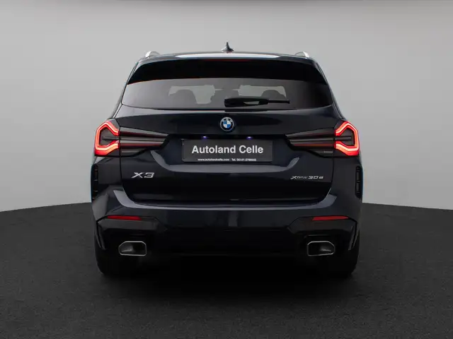 BMW X3 view 8