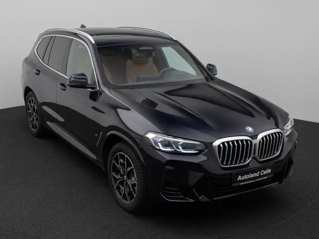 BMW X3 view 3