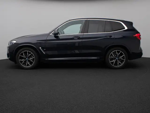 BMW X3 view 11