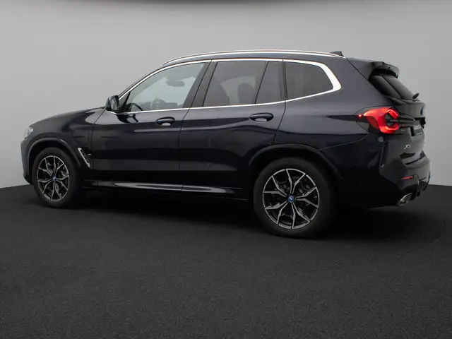BMW X3 view 10