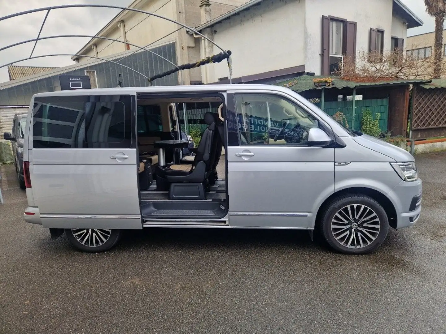 Volkswagen T6 Caravelle 2.0 TDI 199CV DSG 4 Motion PC busines Prestige Argento - 2