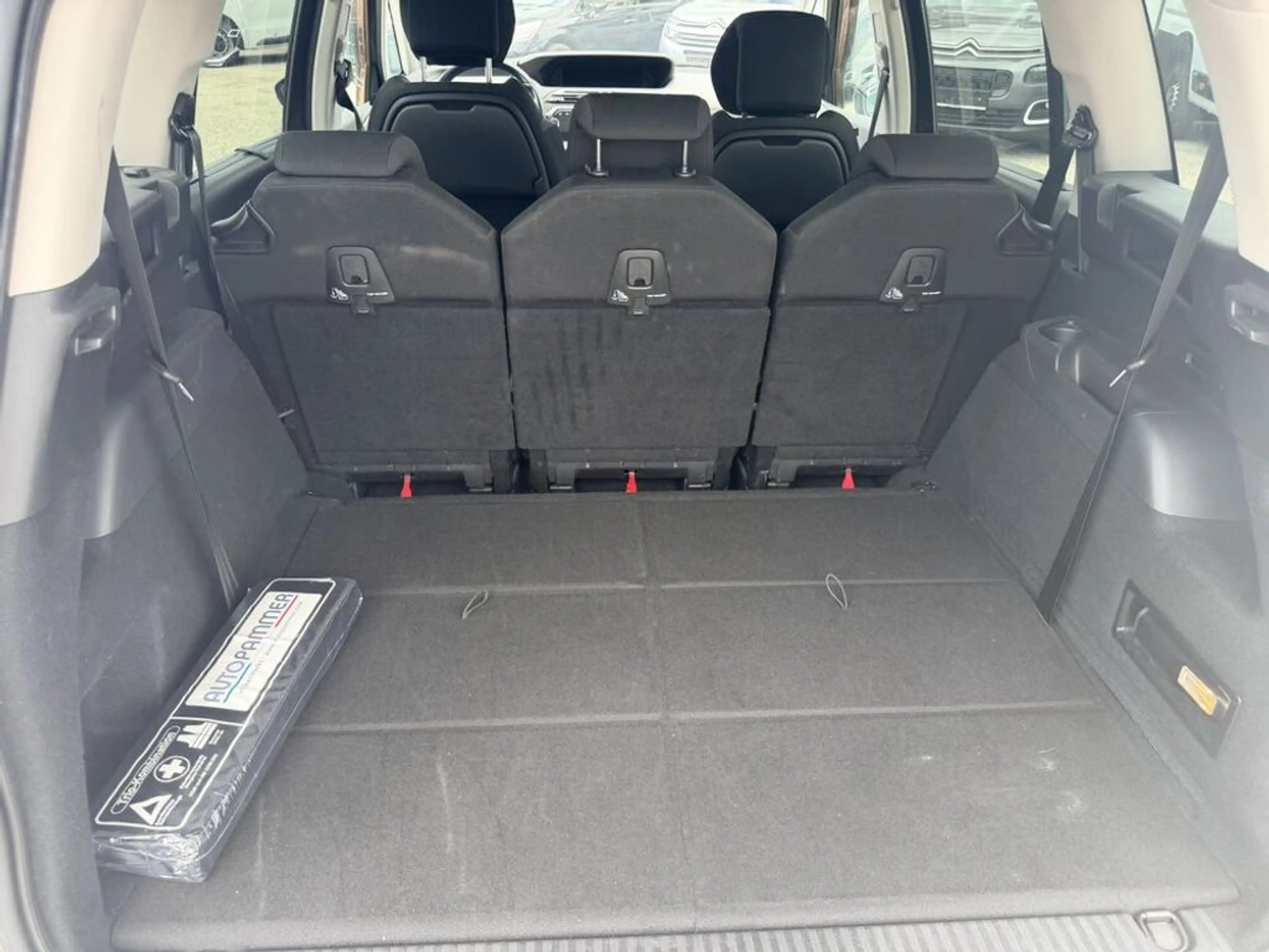 Citroen Grand C4 Picasso BHDi 120 EAT 6 Shine — photo 8