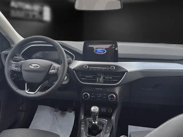 Ford Focus view 15