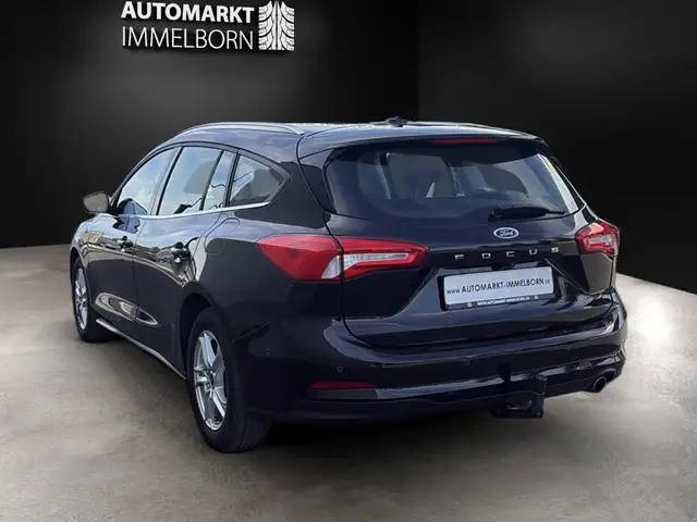 Ford Focus view 5