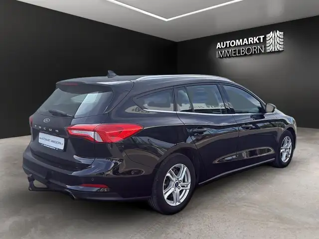 Ford Focus view 8
