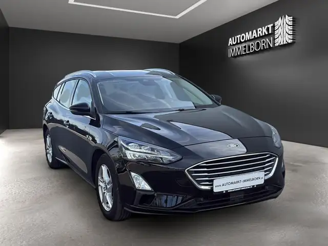 Ford Focus view 2