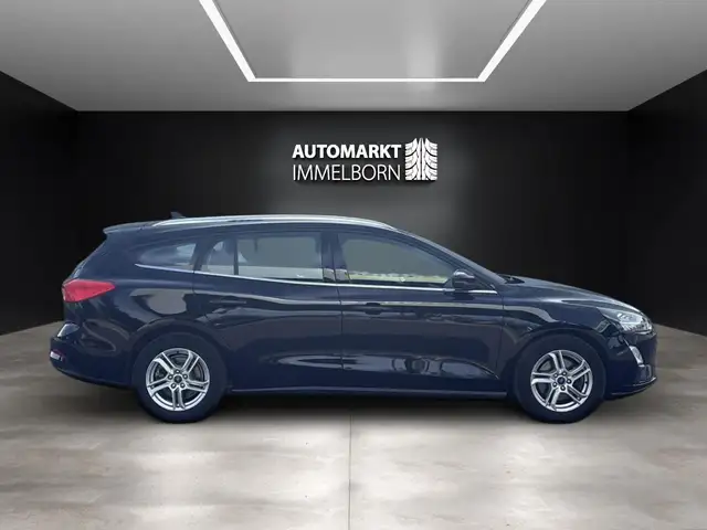 Ford Focus view 11