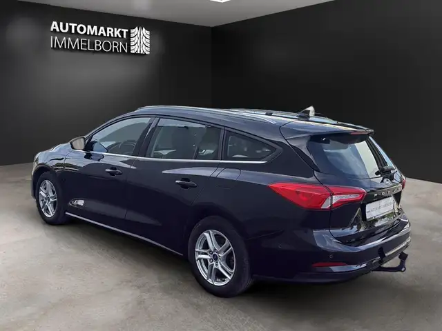 Ford Focus view 6