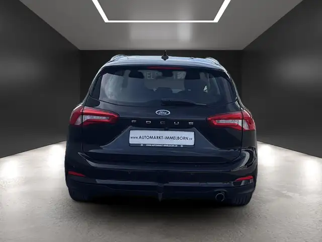 Ford Focus view 10